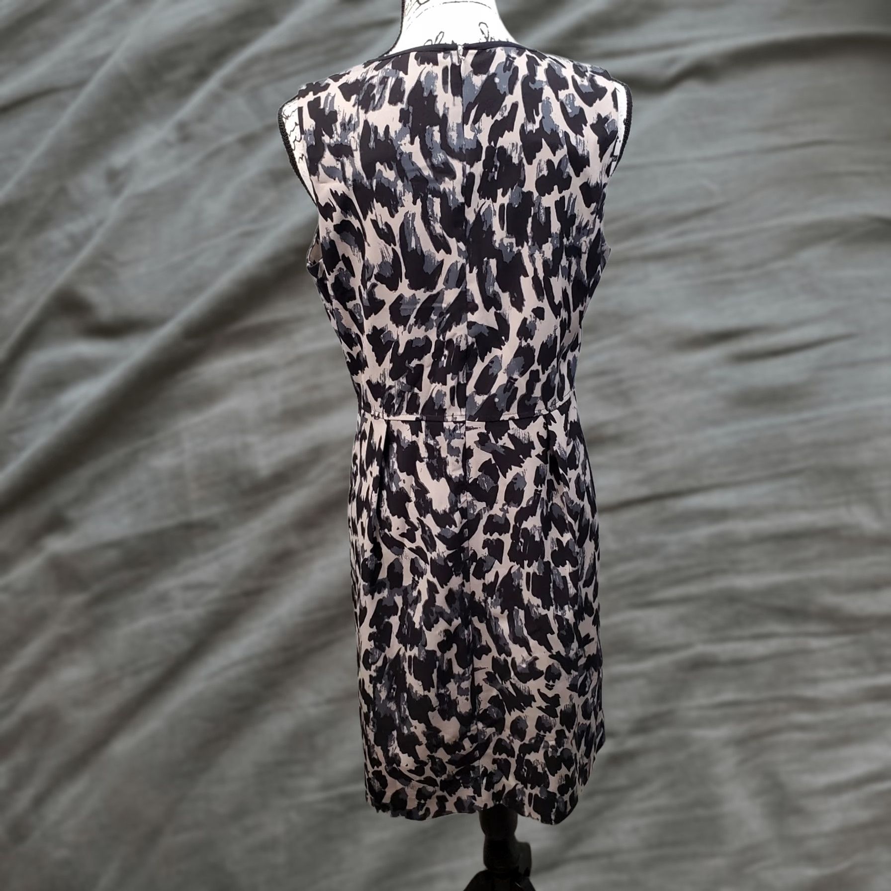 Loft LOFT Ann Taylor Women's Sheath Dress 8 Multi Animal Print Pleated Waist Back Zip Midi Sleeveless Shirt? Size M / US 6-8 / IT 42-44 - 1 Thumbnail