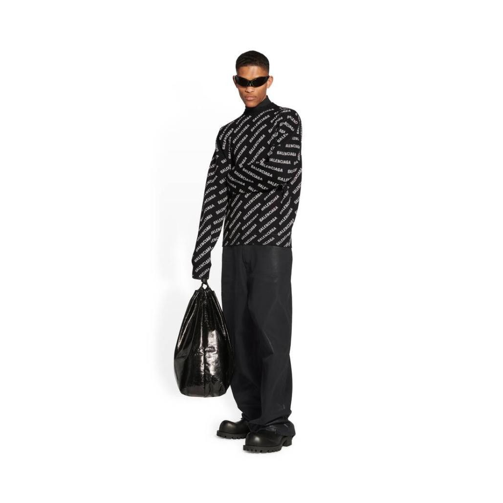 Balenciaga o1mt1gz1124 Mini Allover Logo Sweater in Black/White Size US L / EU 52-54 / 3 - 1 Thumbnail