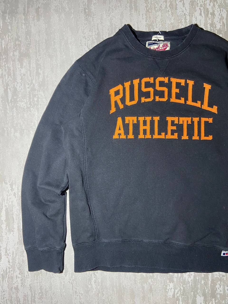 Russell Athletic × Vintage Vintage Russell Athletic Crewneck Sweatshirt Central Logo Size US S / EU 44-46 / 1 - 2 Thumbnail