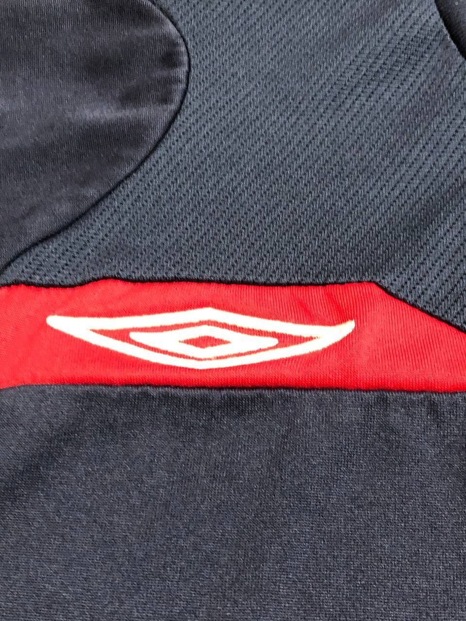 Umbro Vintage Umbro soccer jersey England Size US L / EU 52-54 / 3 - 7 Thumbnail