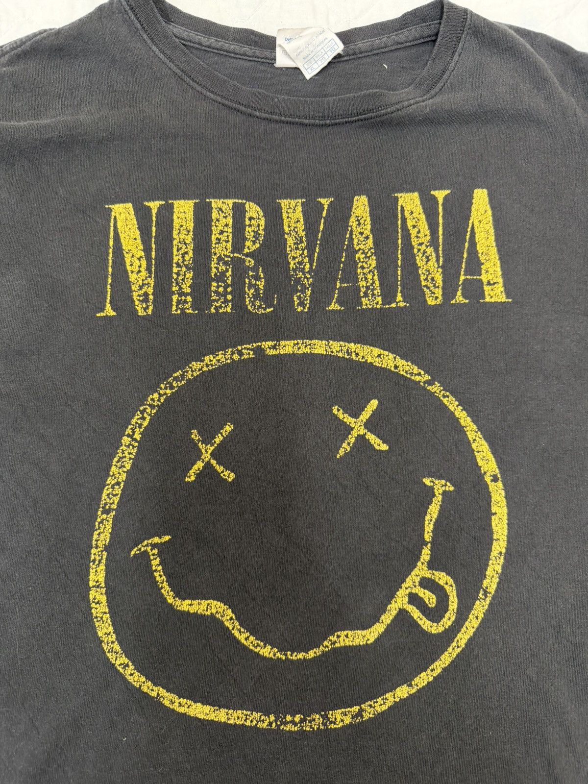 Nirvana Vintage Y2K Nirvana Smiley Face T-Shirt Size US XL / EU 56 / 4 - 2 Thumbnail
