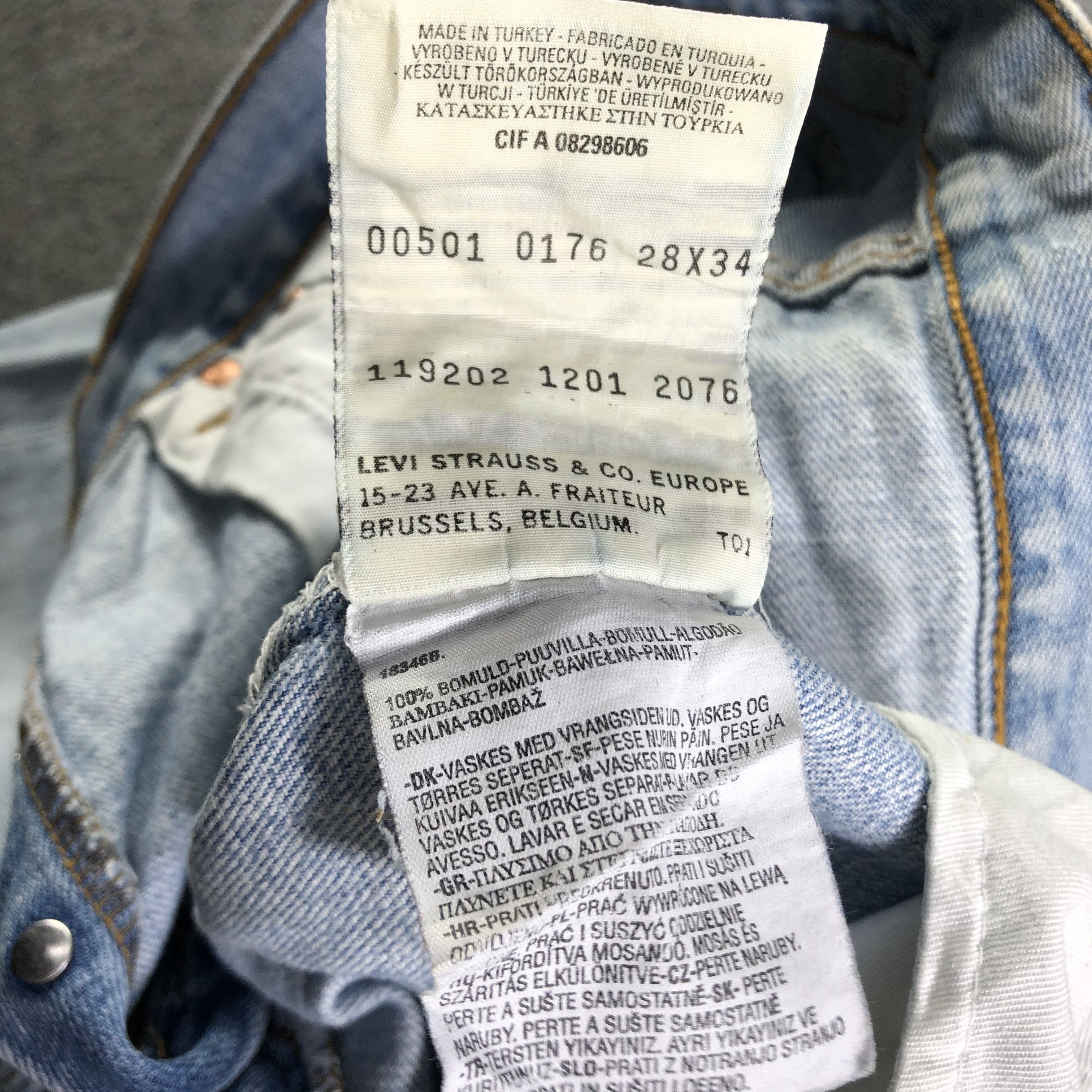 Levi's × Vintage Vintage Light Wash Levis 501 Jeans-J4454 Size 27" / US 4 / IT 40 - 9 Thumbnail