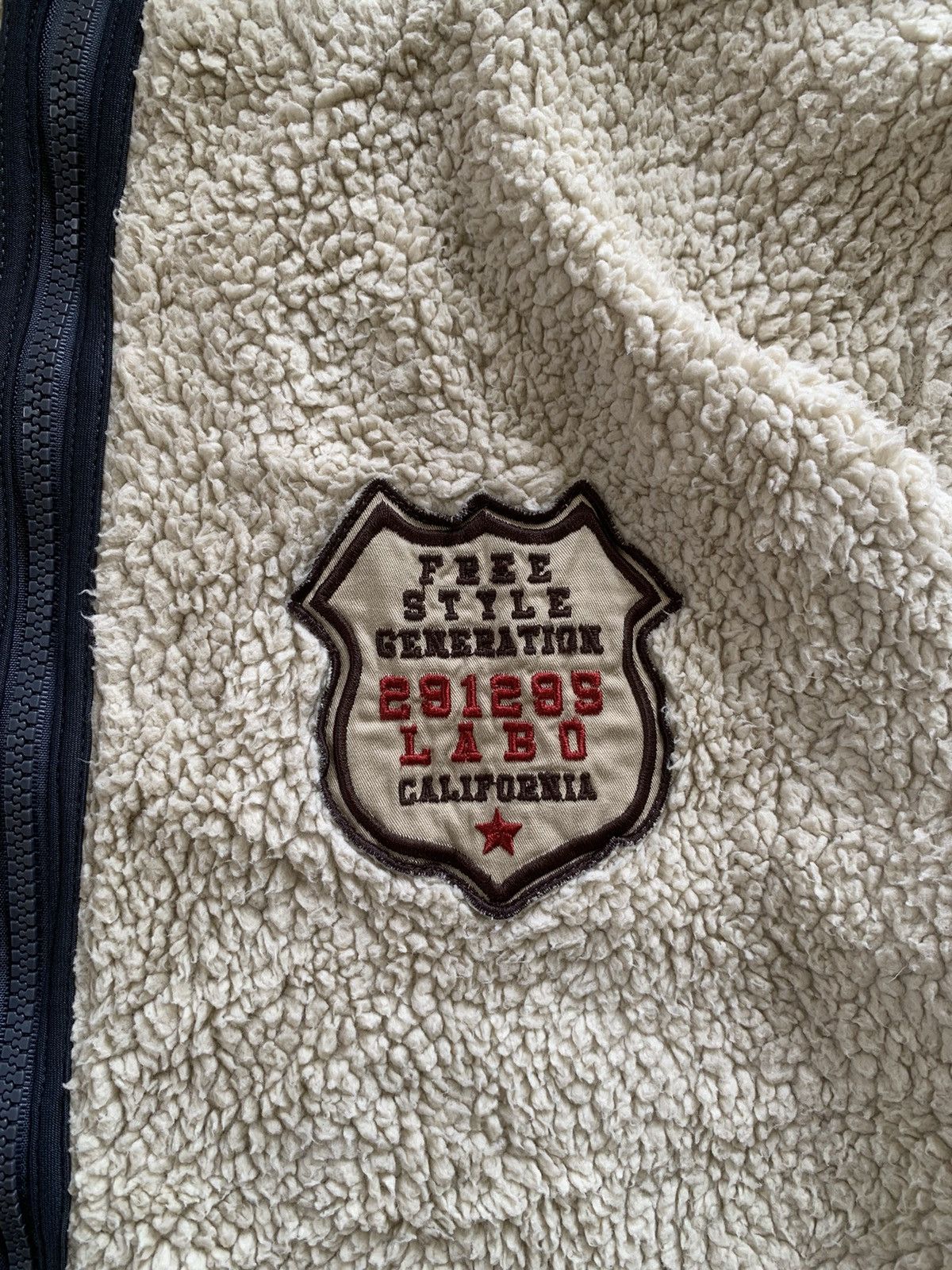 Japanese Brand rare 291295LABO reversible fleece/native design hoodie Size US L / EU 52-54 / 3 - 13 Thumbnail