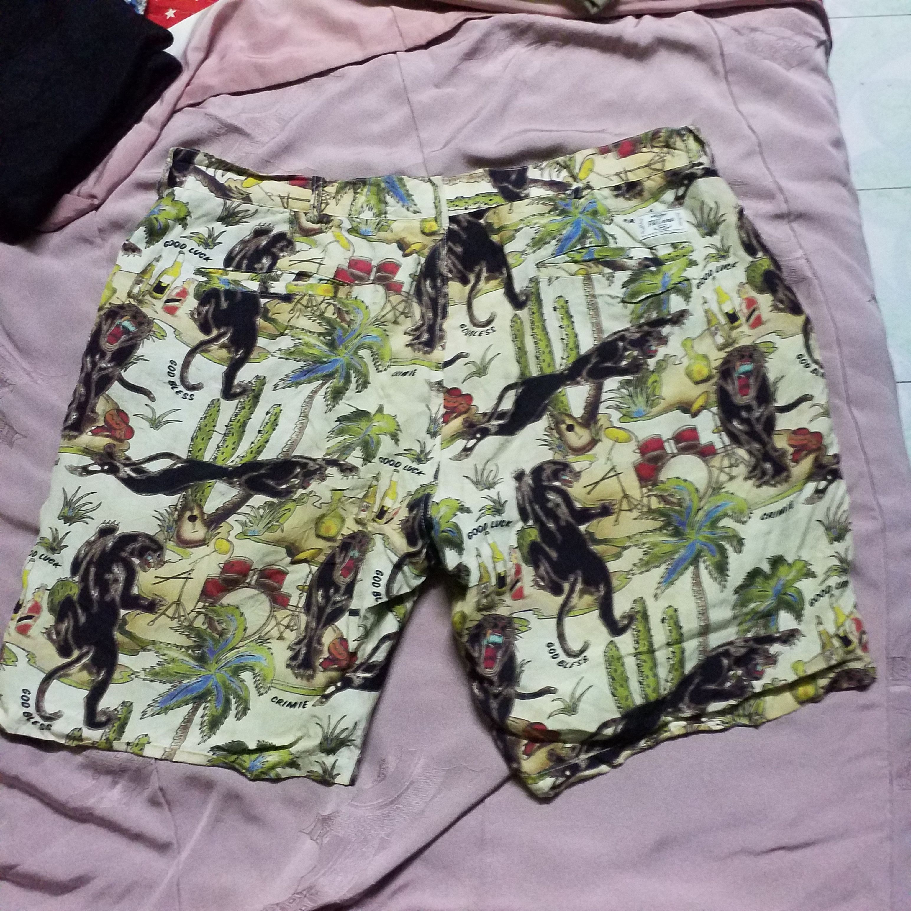 Other CRIMIE RAYON SHORT FULL PRINT Size US 36 / EU 52 - 5 Thumbnail