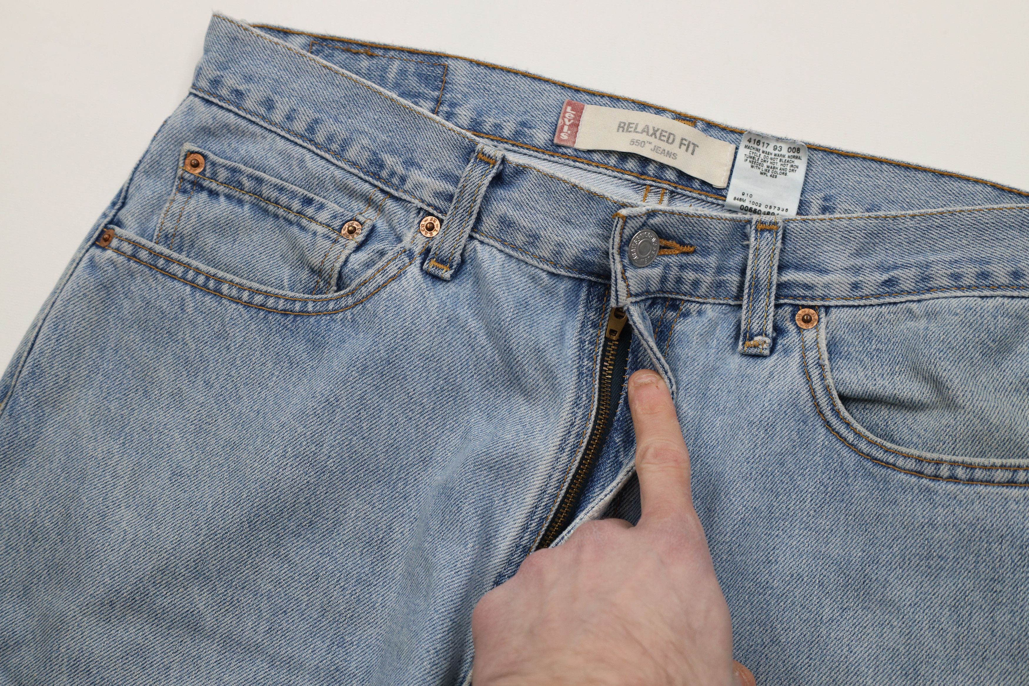Levi's Vintage Y2K Levis 550 Relaxed Fit Denim Jeans Blue Cotton Size US 34 / EU 50 - 9 Thumbnail