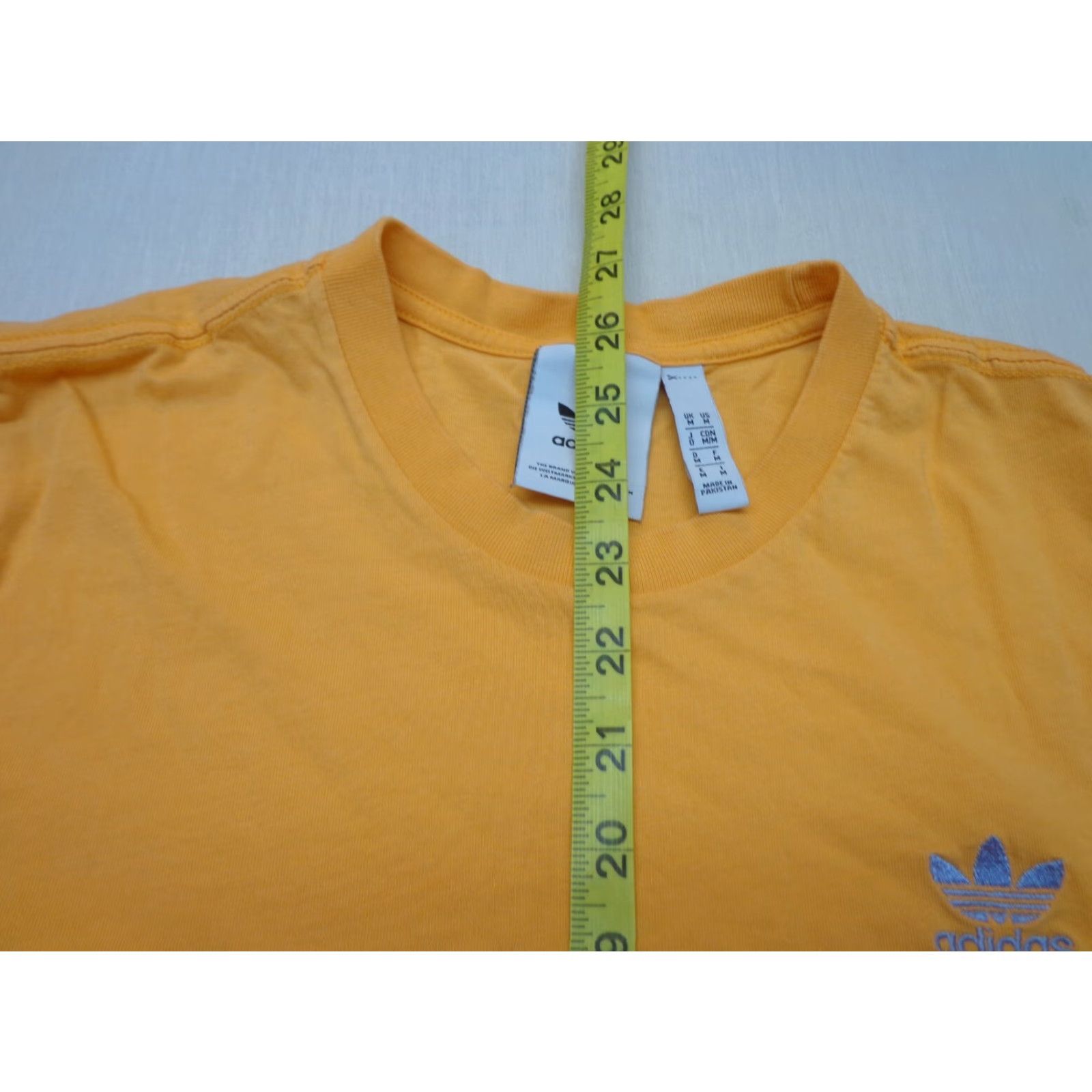 Adidas VINTAGE adidas Trefoil Logo Orange T Shirt Size Medium (Fits Loose) Size US M / EU 48-50 / 2 - 6 Thumbnail
