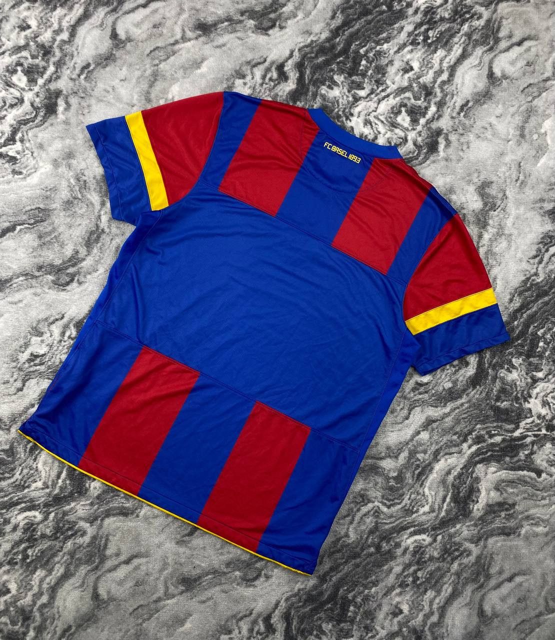 Nike Nike FC Basel 2011 2012 Home Football Shirt Soccer Jersey Size US L / EU 52-54 / 3 - 14 Thumbnail