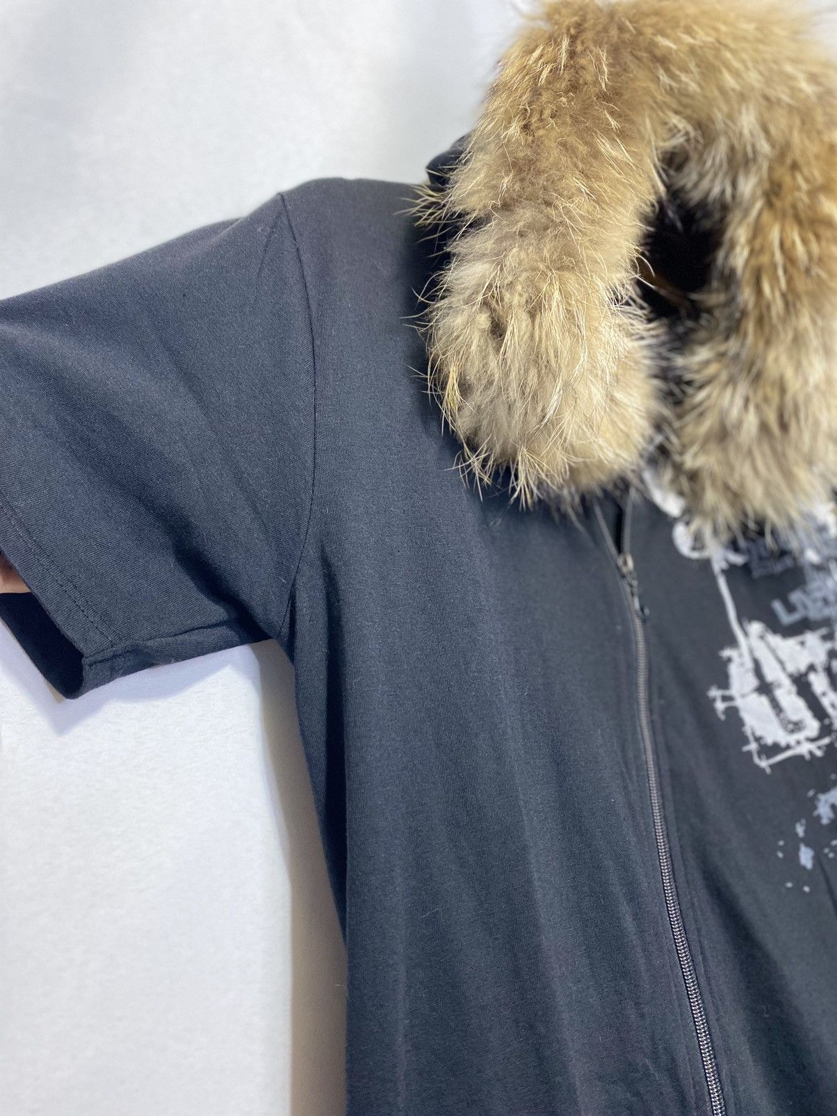 Japanese Brand Vkei style Beaumere poem punk short fur hoodie Size US M / EU 48-50 / 2 - 5 Thumbnail