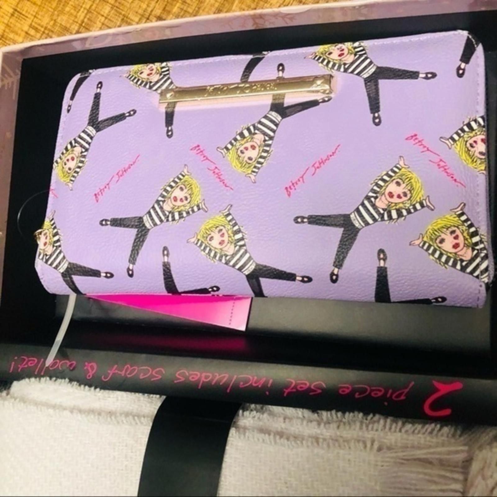 Betsey Johnson Betsey Johnson Wallet And Scarf Set NWT Size ONE SIZE - 2 Thumbnail