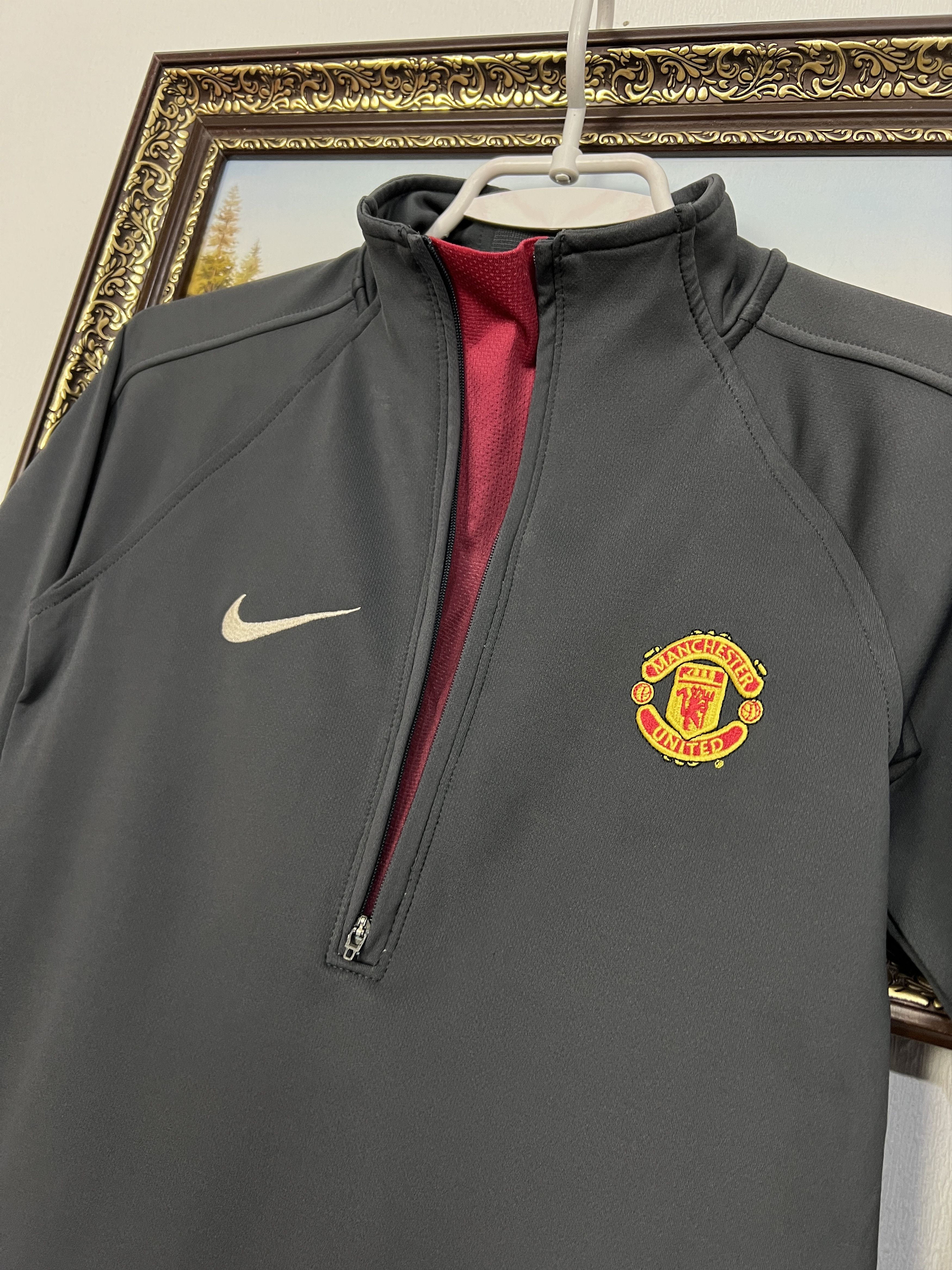 Nike Manchester United Football Sweatshirt Track Top Size Boys M Size US XS / EU 42 / 0 - 3 Thumbnail