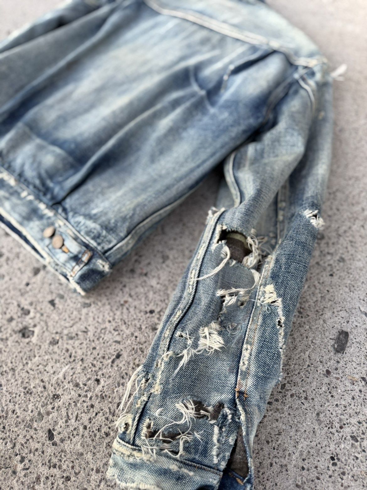 Saint Laurent Paris Saint Laurent made in japan distressed denim jacket Size US S / EU 44-46 / 1 - 4 Thumbnail