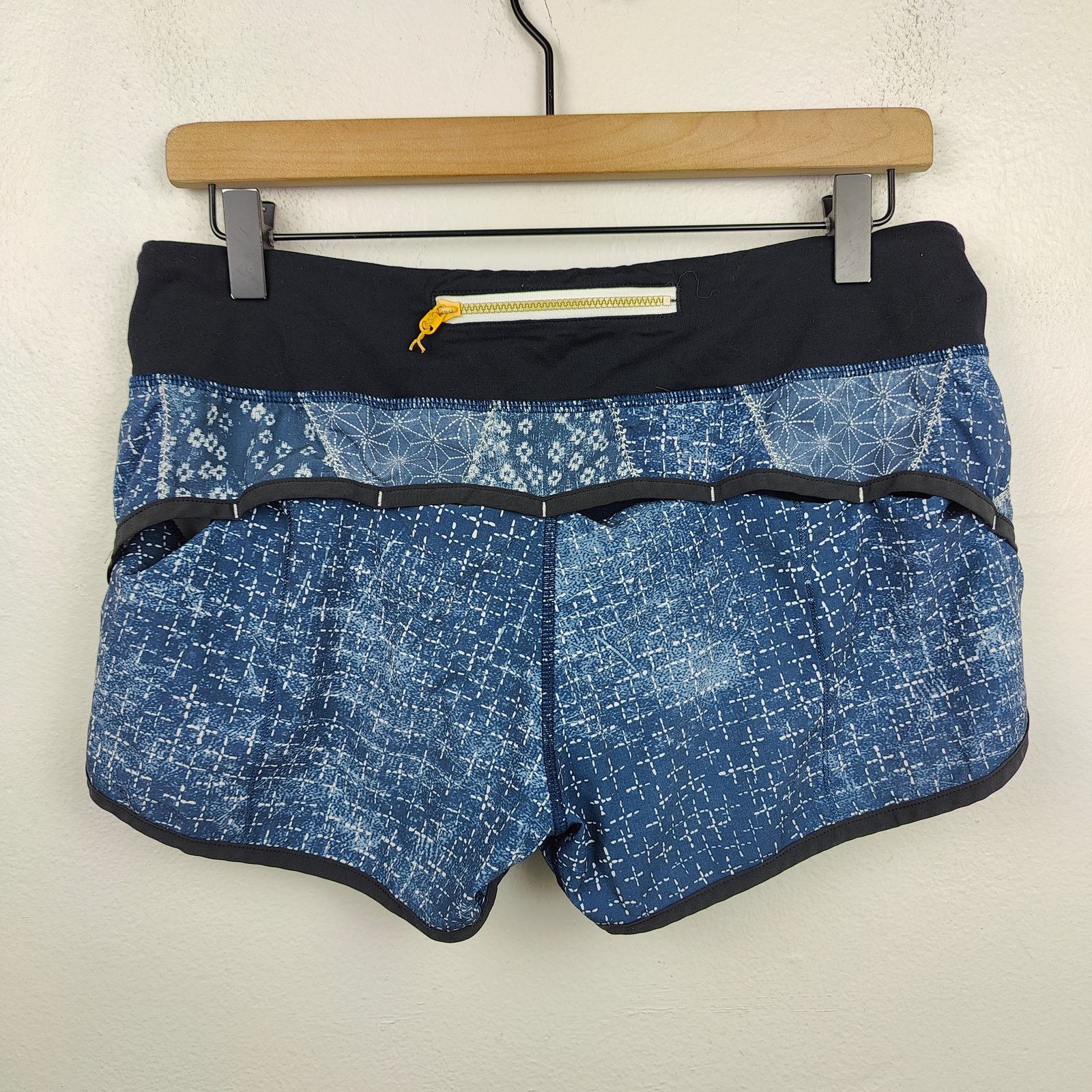 Lululemon Lululemon Speed Shorts Womens 8 Blue Sashiko Inkwell Size 28" / US 6 / IT 42 - 4 Thumbnail