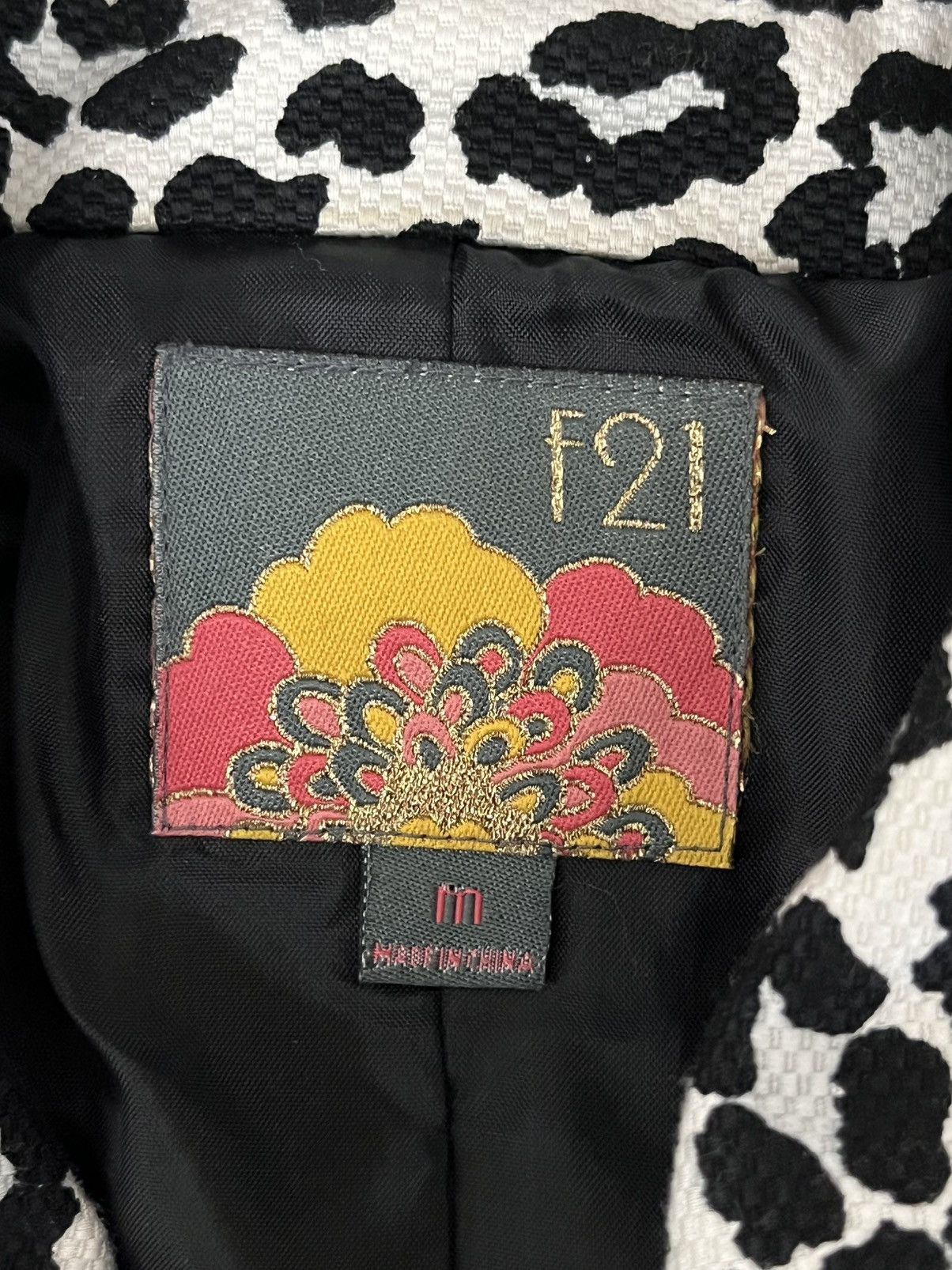 Vintage Vintage Forever 21 Jacquard Leopard Single Breast Blazery M Size M / US 6-8 / IT 42-44 - 7 Thumbnail