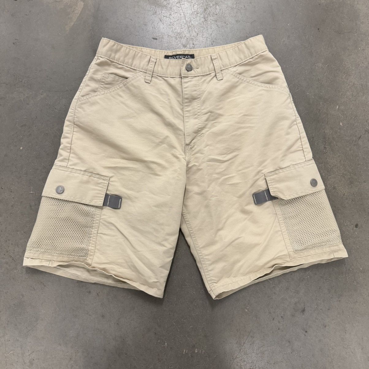 Levi's Vintage Levi’s Silvertab Cargo Shorts Beige Utility Mesh Size US 31 - 1 Thumbnail