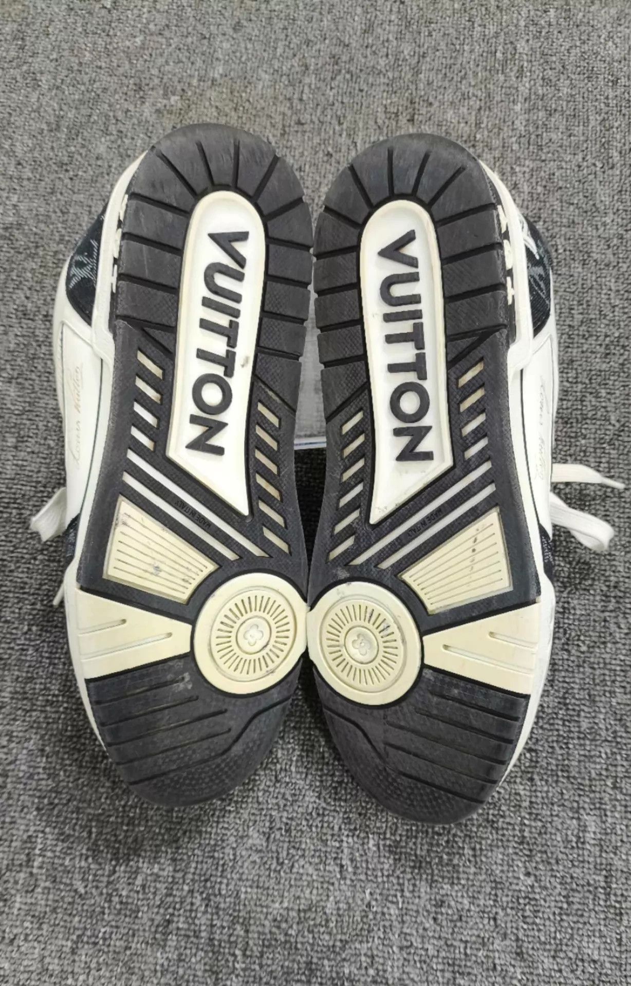 Louis Vuitton LV Black & White Velcro Trainer Size 41 Size US 8 / EU 41 - 6 Thumbnail