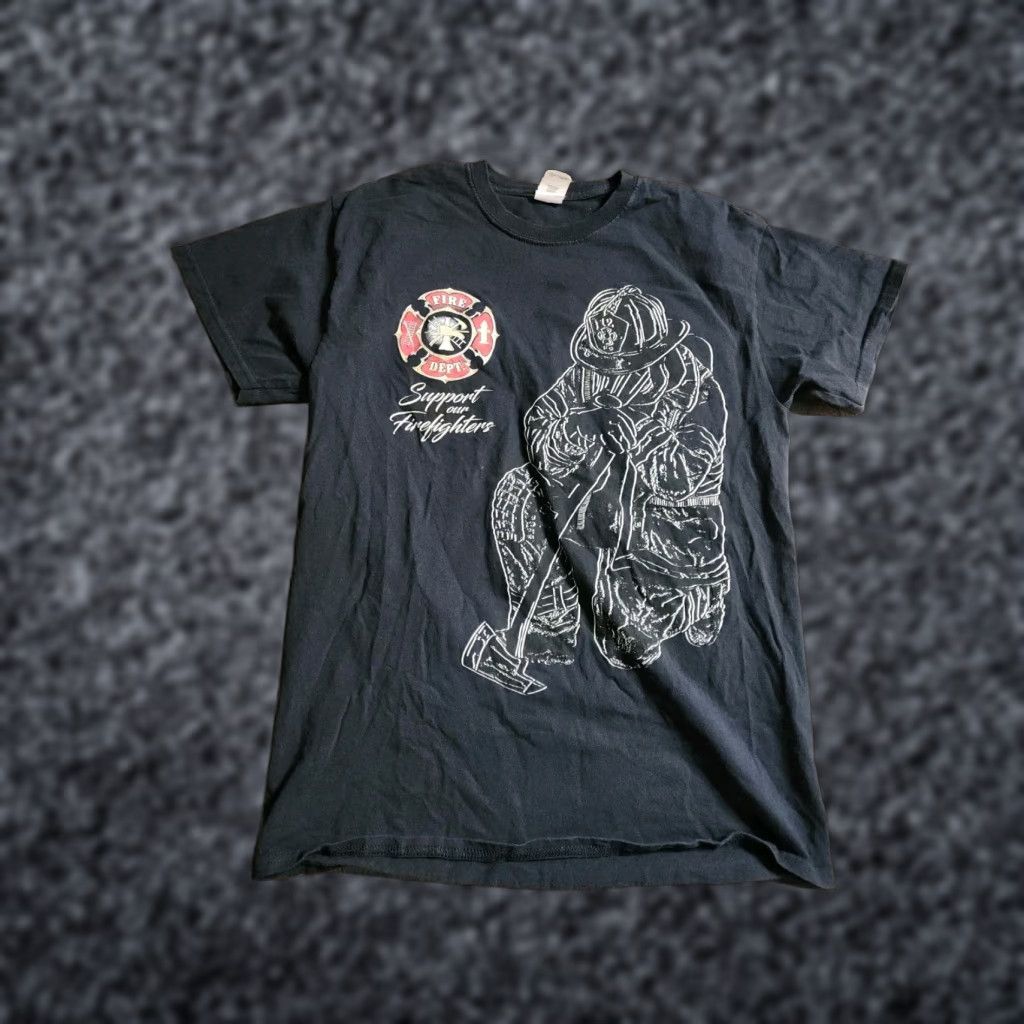 Gildan Mens M Support Our Firefighters All Over Print T Shirt Flag Patriotic Capable? Size US M / EU 48-50 / 2 - 1 Thumbnail