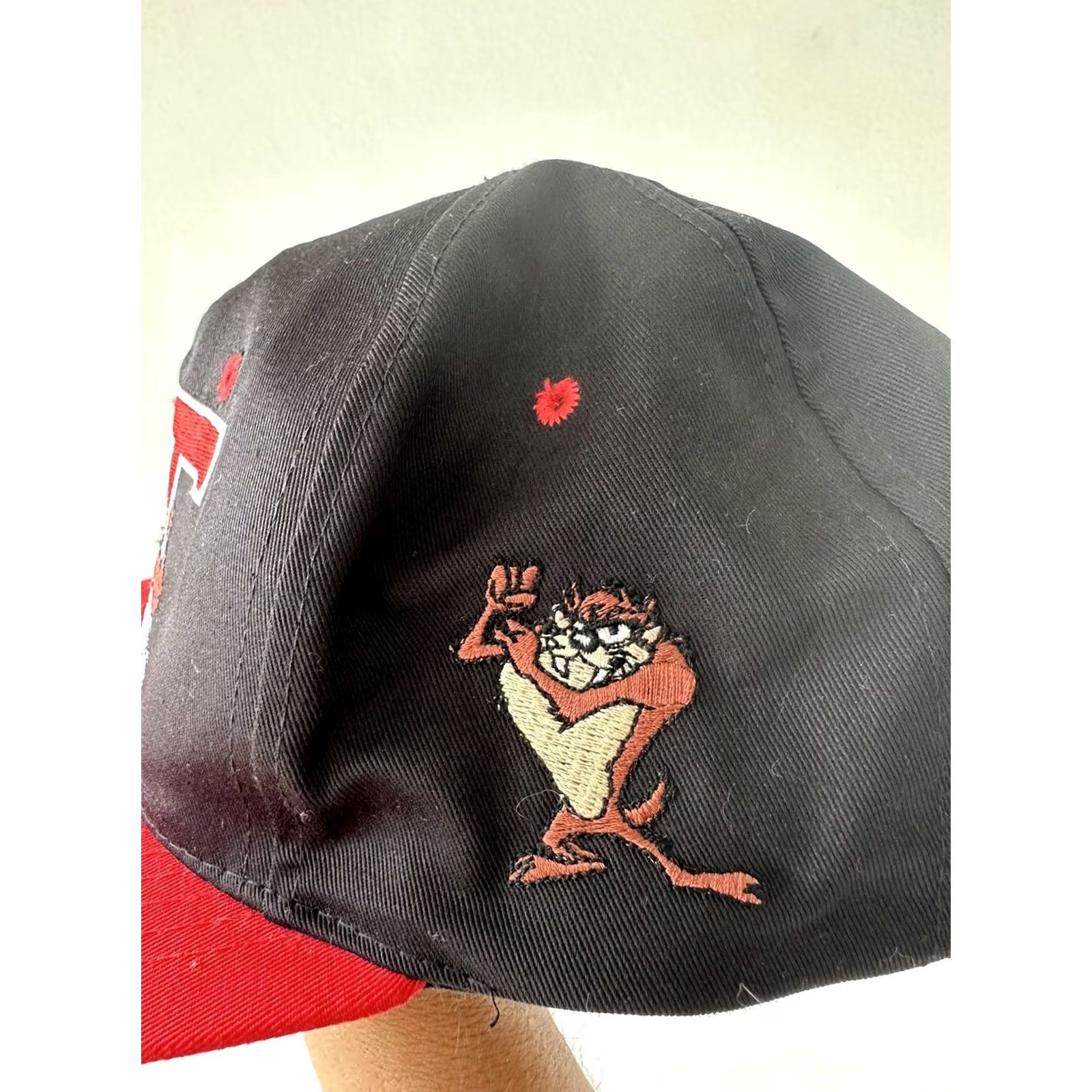 Vintage VINTAGE Looney Tunes Hat 1993 Tazmanian Devil Snap Back Baseball Cap Black One Size Men Mens Boys Girls? Size ONE SIZE - 4 Thumbnail