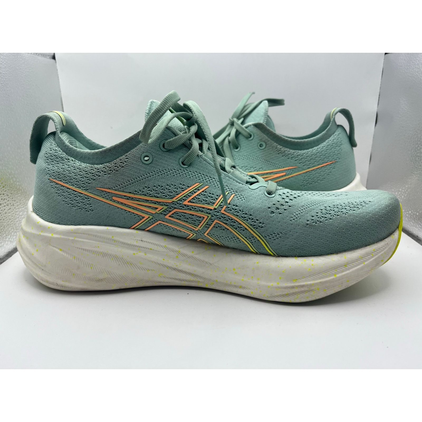 Asics Asics Gel Nimbus 26 Light Celadon Safety Yellow Running 9.5" Size US 9.5 / IT 39.5 - 4 Thumbnail