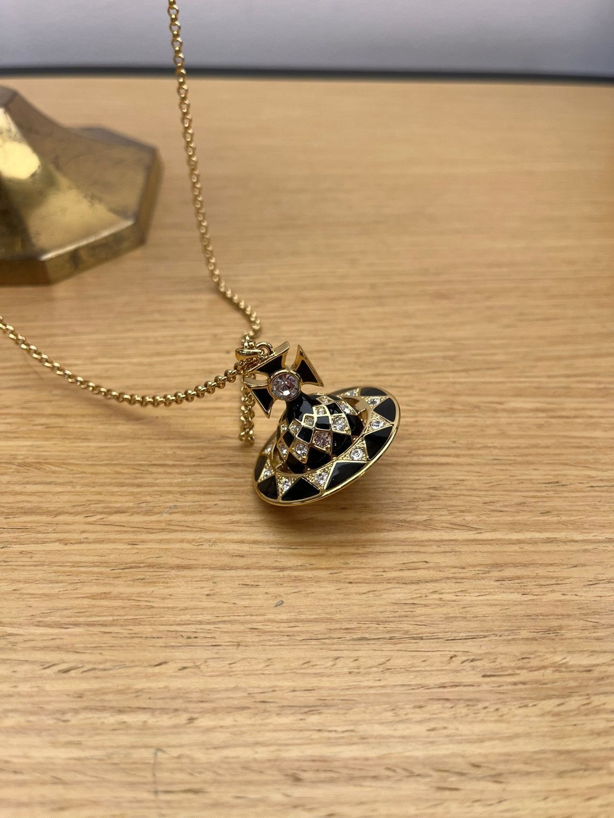 Vivienne Westwood o1f1d3z1025 Size: OS / Harlequin Orb Pendant Necklaces Size ONE SIZE - 2 Thumbnail