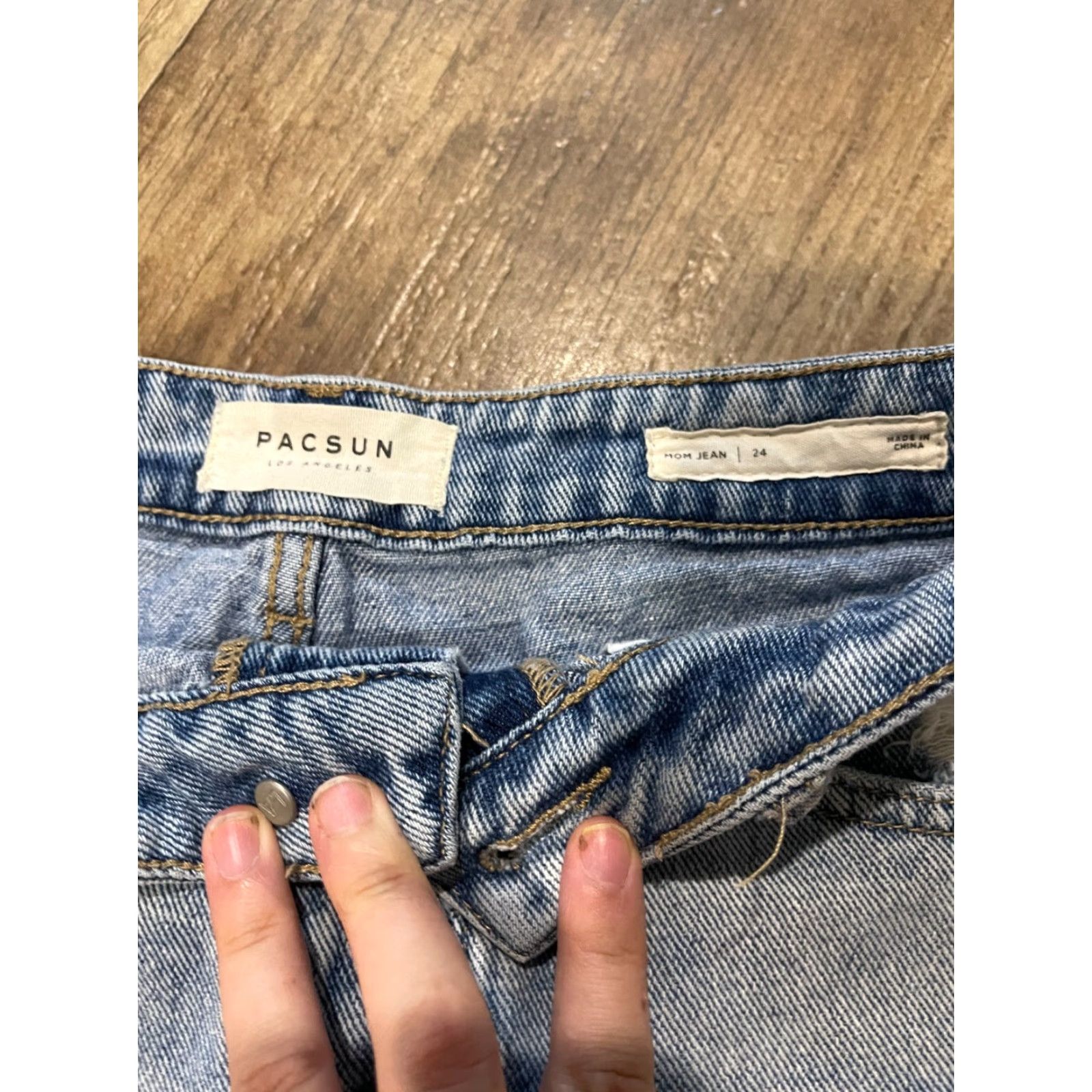Pacsun PacSun Jeans Shorts Women's 24 Blue Denim Cut Off Distressed Regular Waist 5-Pocket Design Denim Inseam 1 in Giftable? Size 42" / US 20 - 3 Thumbnail