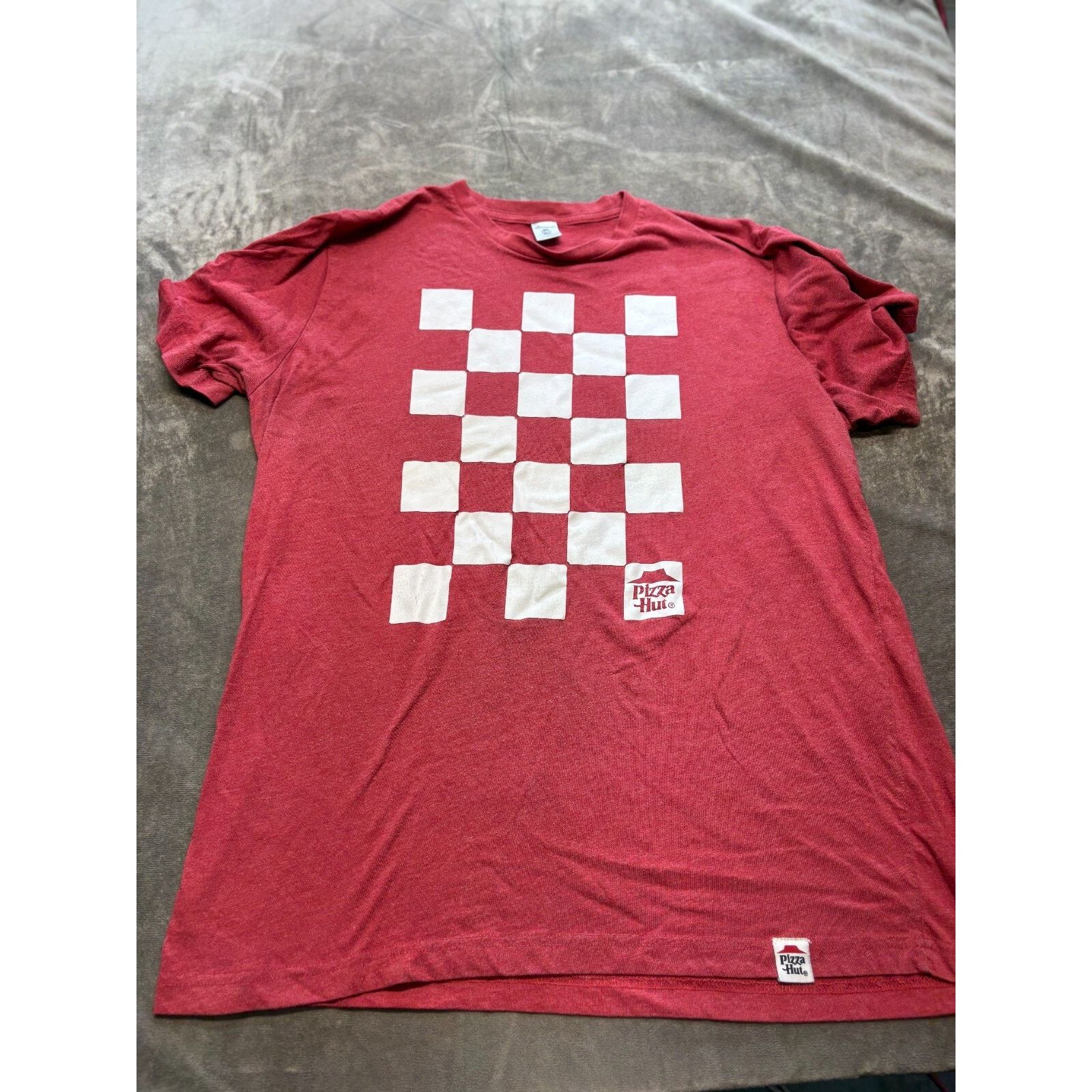 Other Pizza Hut Employee T-Shirt Large Red Checkered Size US L / EU 52-54 / 3 - 1 Thumbnail