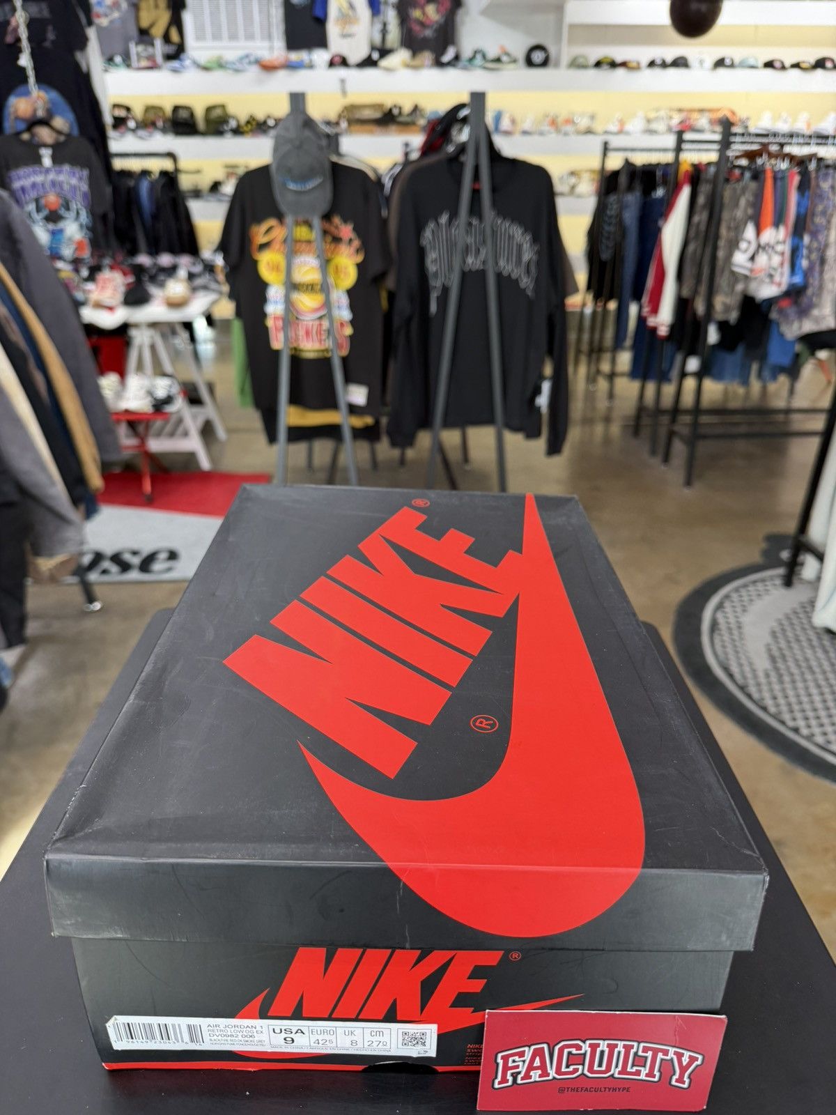 Jordan Brand Jordan 1 Low Black Smoke Grey Size 9 (2022) Size US 9 / EU 42 - 13 Thumbnail