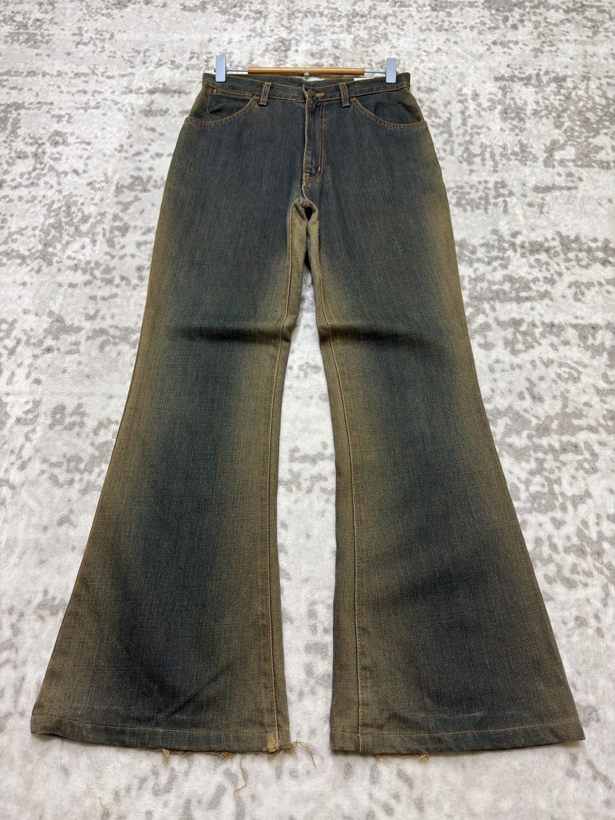 Vintage Lady Wrangler Bell Bottom 90s Sun Faded Grunge Denim Jeans Size US 28 / EU 44 - 1 Thumbnail