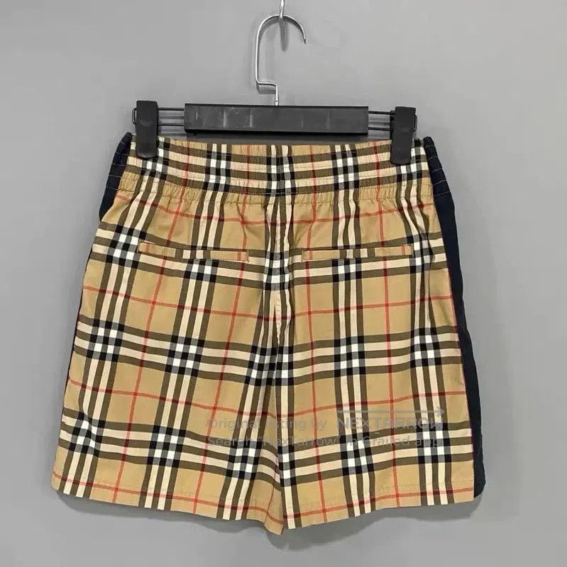 Burberry Burberry Women's Khaki Check Shorts. Size 28" / US 6 / IT 42 - 2 Thumbnail
