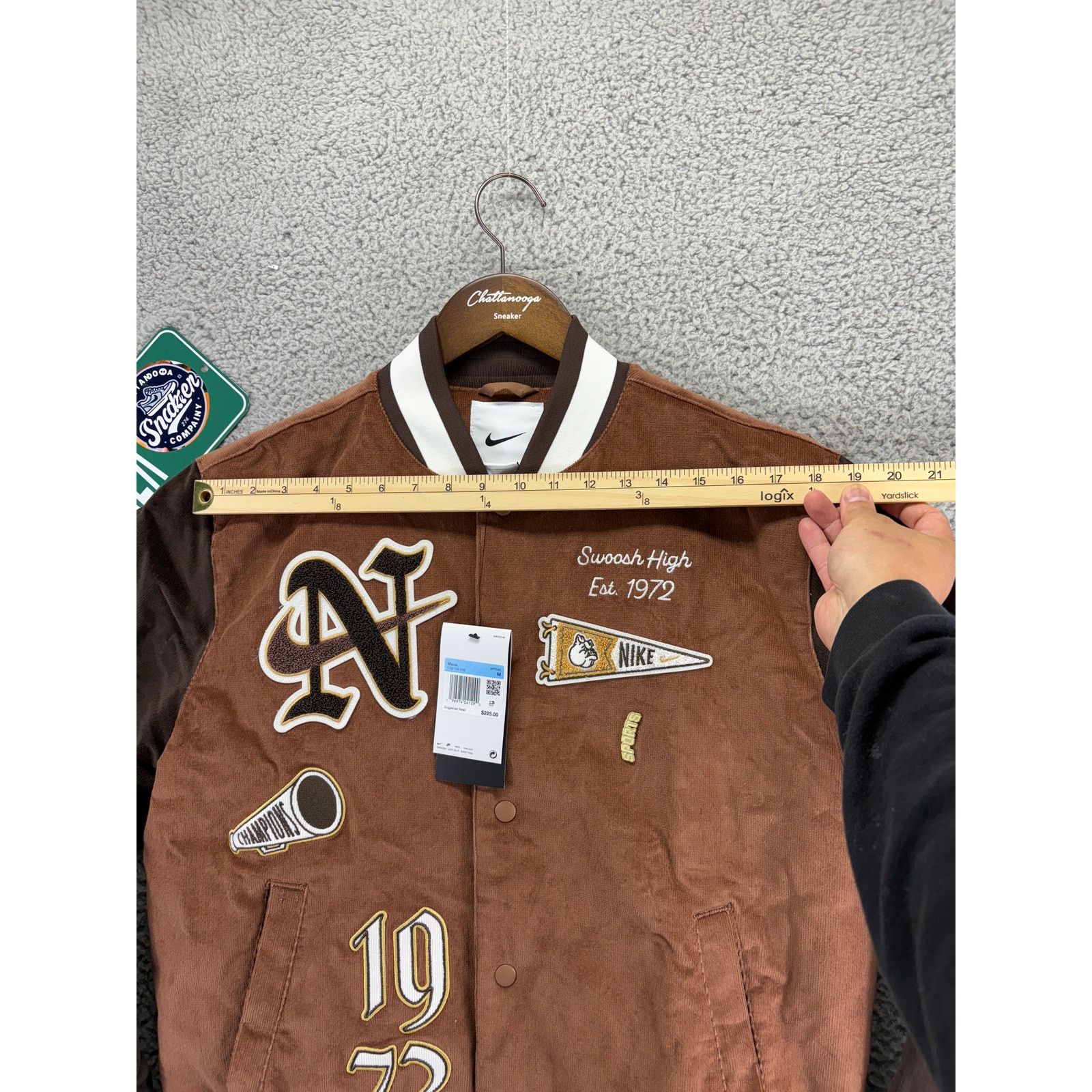 Nike Nike Letterman Varsity Bomber Corduroy Jacket Mens M Brown Size US M / EU 48-50 / 2 - 3 Thumbnail