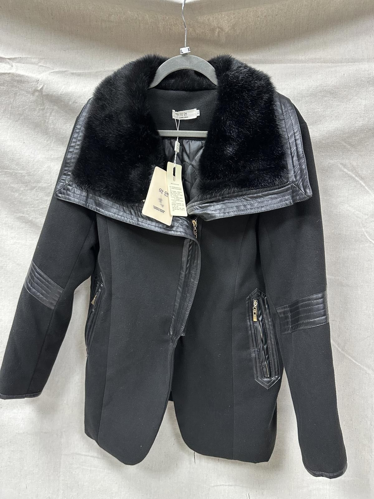 Designer Classic Fashion Faux Fur Collar Black Coat - XL Size XL / US 12-14 / IT 48-50 - 4 Thumbnail