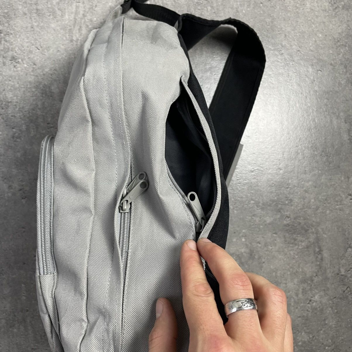 Nike Vintage Sligbag Nike Streetwear Gray Y2K Bag Nike 00s Size ONE SIZE - 10 Thumbnail