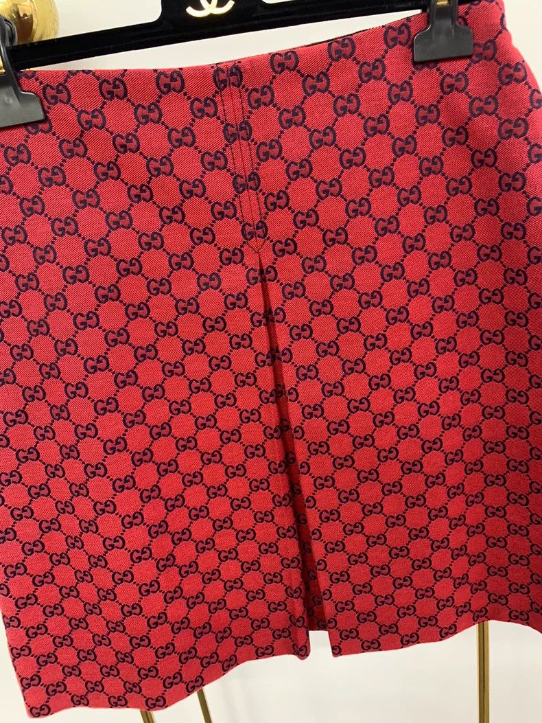 Gucci Gucci Red full logo skirt Size 26" / US 2 / IT 38 - 2 Thumbnail