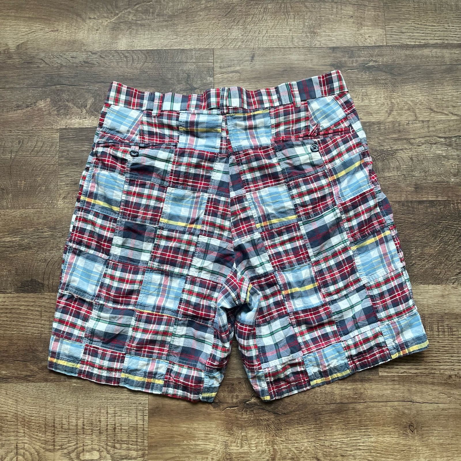 Jos. A. Bank Jos. A. Bank Craftcore Patchwork Shorts Mens size 36 Size US 36 / EU 52 - 2 Thumbnail