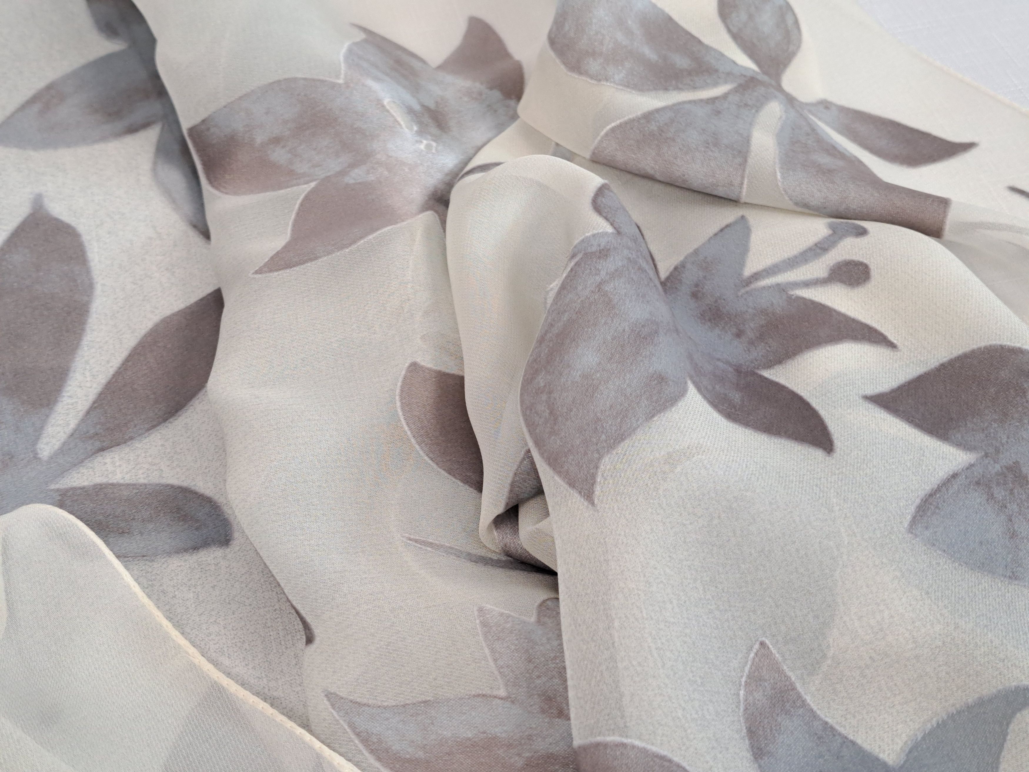 Lanvin × Vintage LANVIN Paris ultra lightweight silk scarf. Size ONE SIZE - 7 Thumbnail