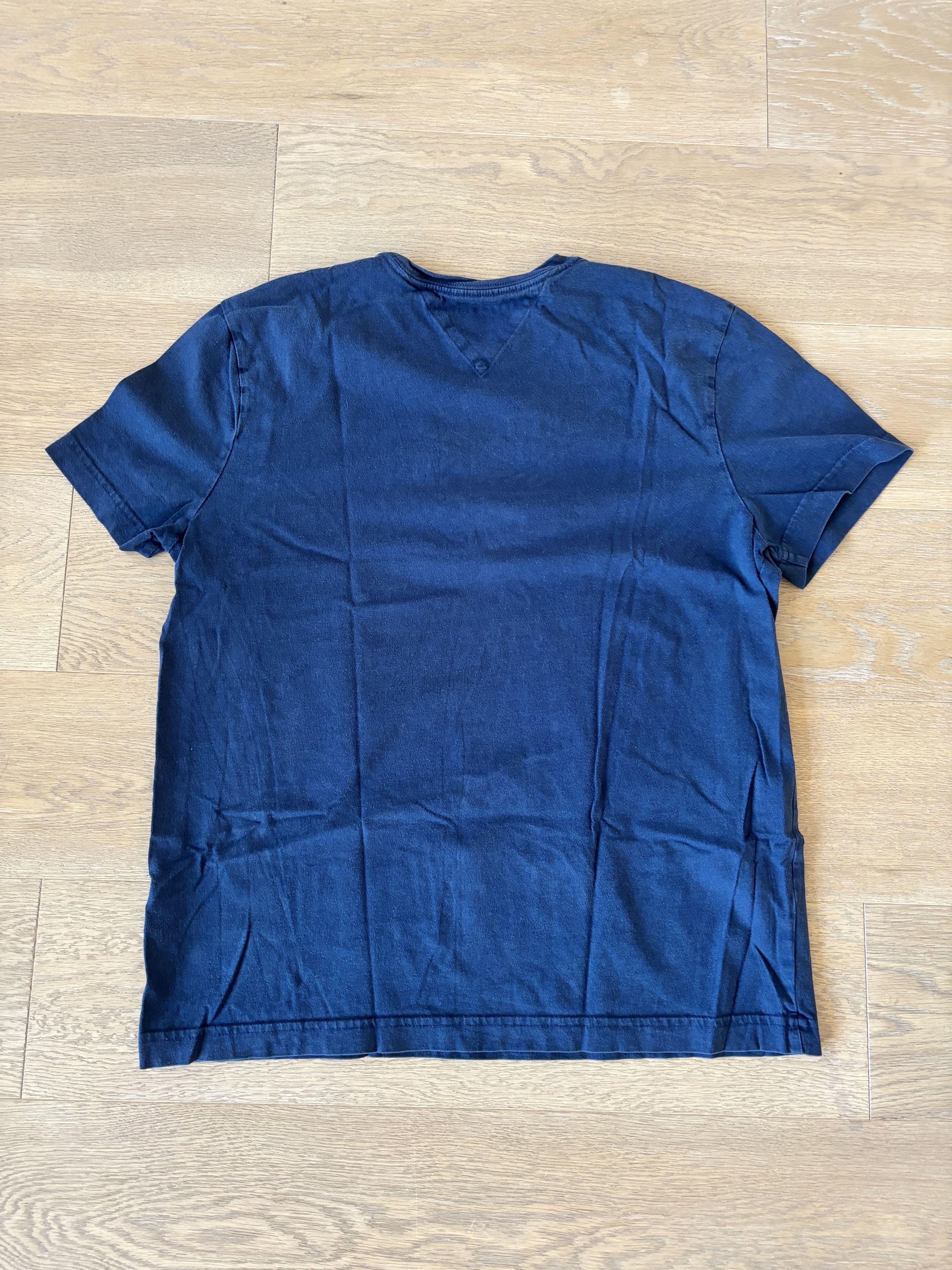 Tommy Hilfiger Vintage Tommy Hilfiger T-Shirt Size US M / EU 48-50 / 2 - 2 Thumbnail