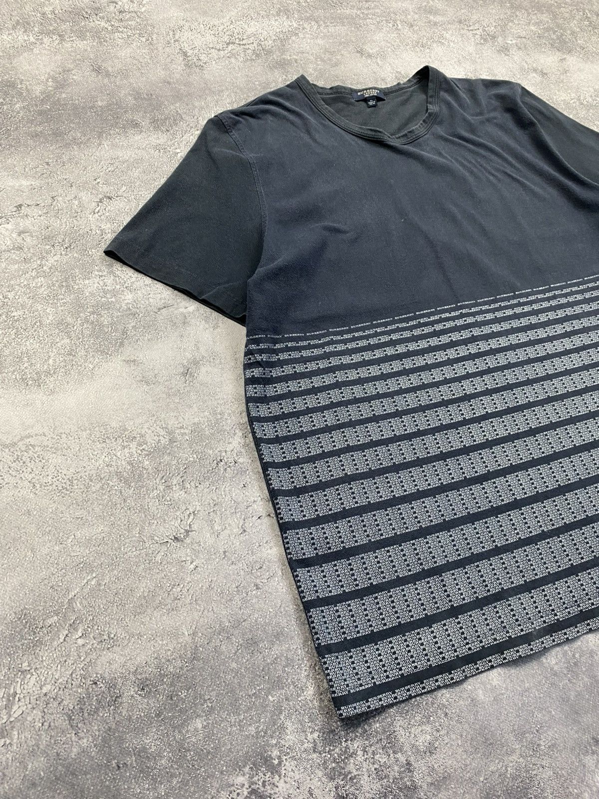 Burberry Vintage Burberry T-Shirt Monogram Striped Rare Blue Tee Size US XL / EU 56 / 4 - 2 Thumbnail