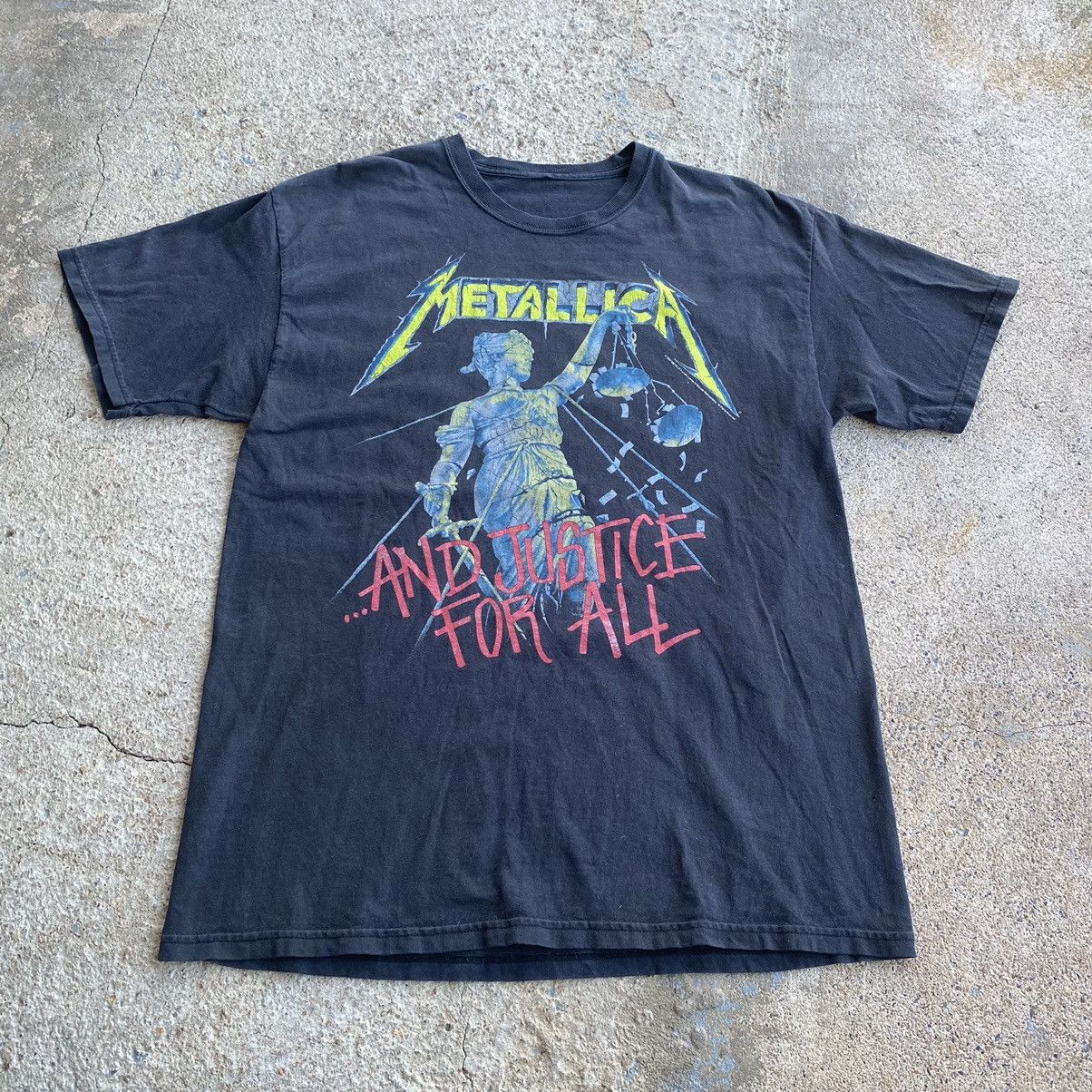 Band Tees × Metallica × Vintage Vintage Y2K Metallica Faded Worn In Band Tee Shirt Size US M / EU 48-50 / 2 - 2 Thumbnail