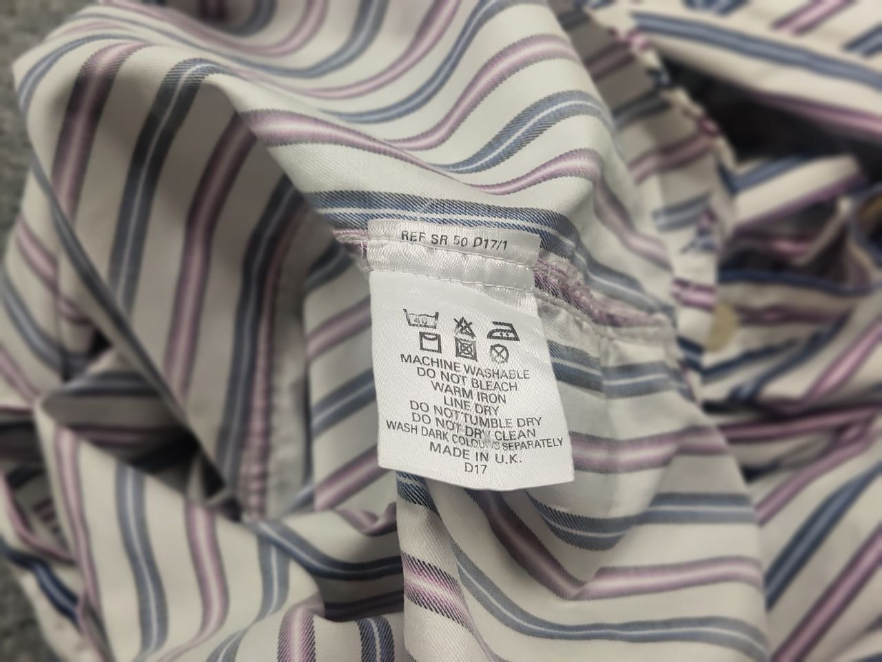 Burberry Vintage Burberry London loose shirt thin stripes cufflinks Size US XL / EU 56 / 4 - 15 Thumbnail