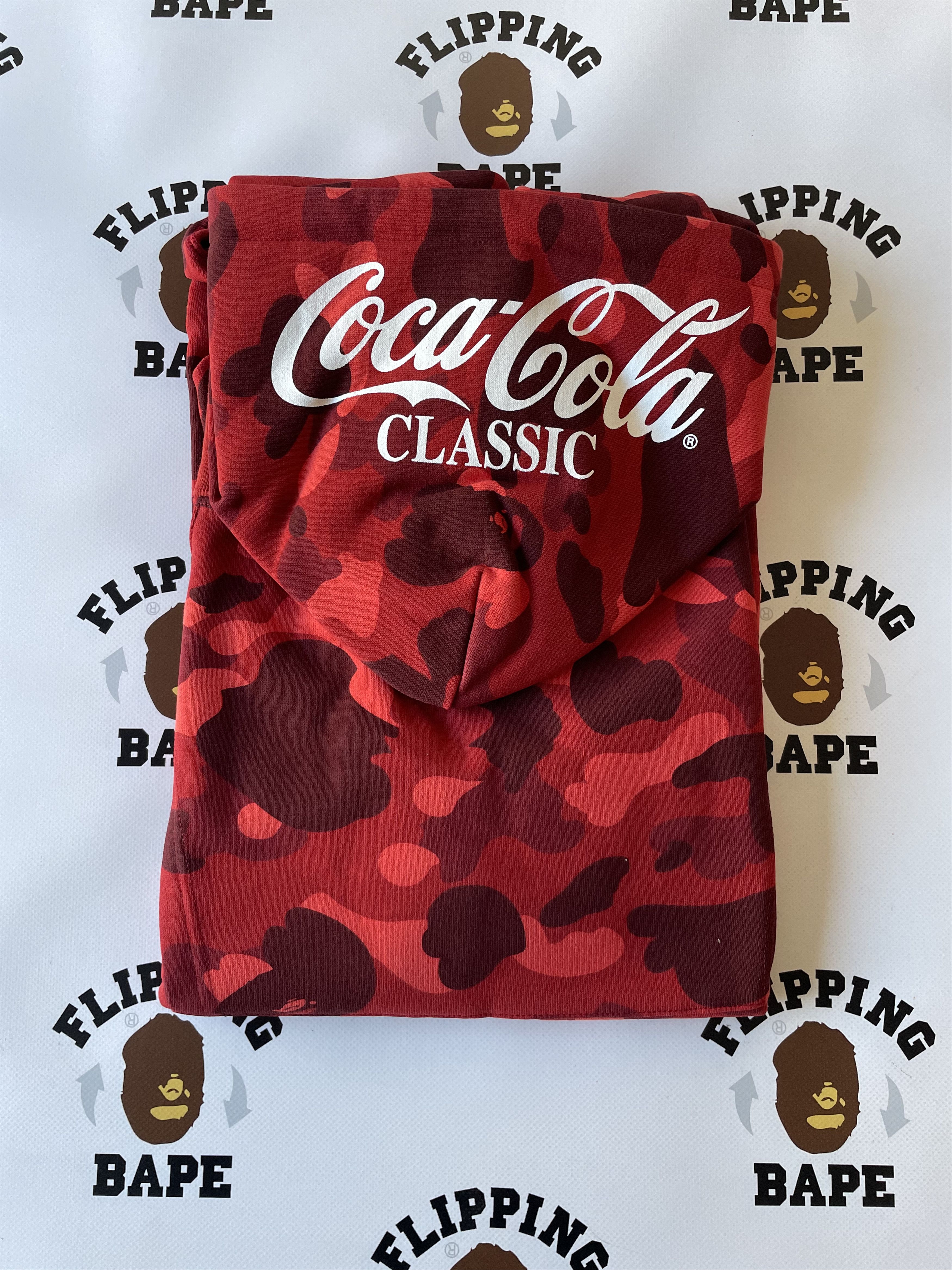 Bape × Coca Cola BAPE X COCA-COLA COLOR CAMO APE HEAD PULLOVER HOODIE Size US XL / EU 56 / 4 - 3 Thumbnail