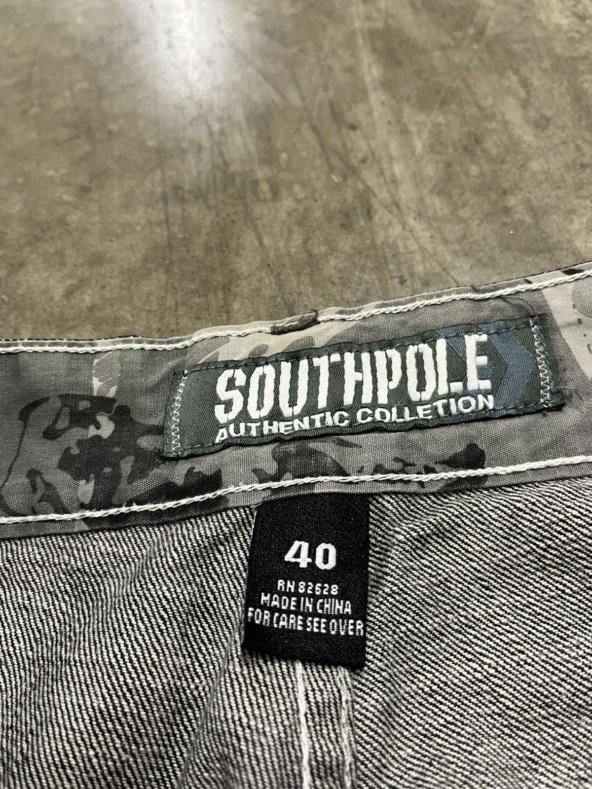 Southpole × Vintage Southpole black baggy fit wide leg faded denim opium skater Size US 40 / EU 56 - 8 Thumbnail