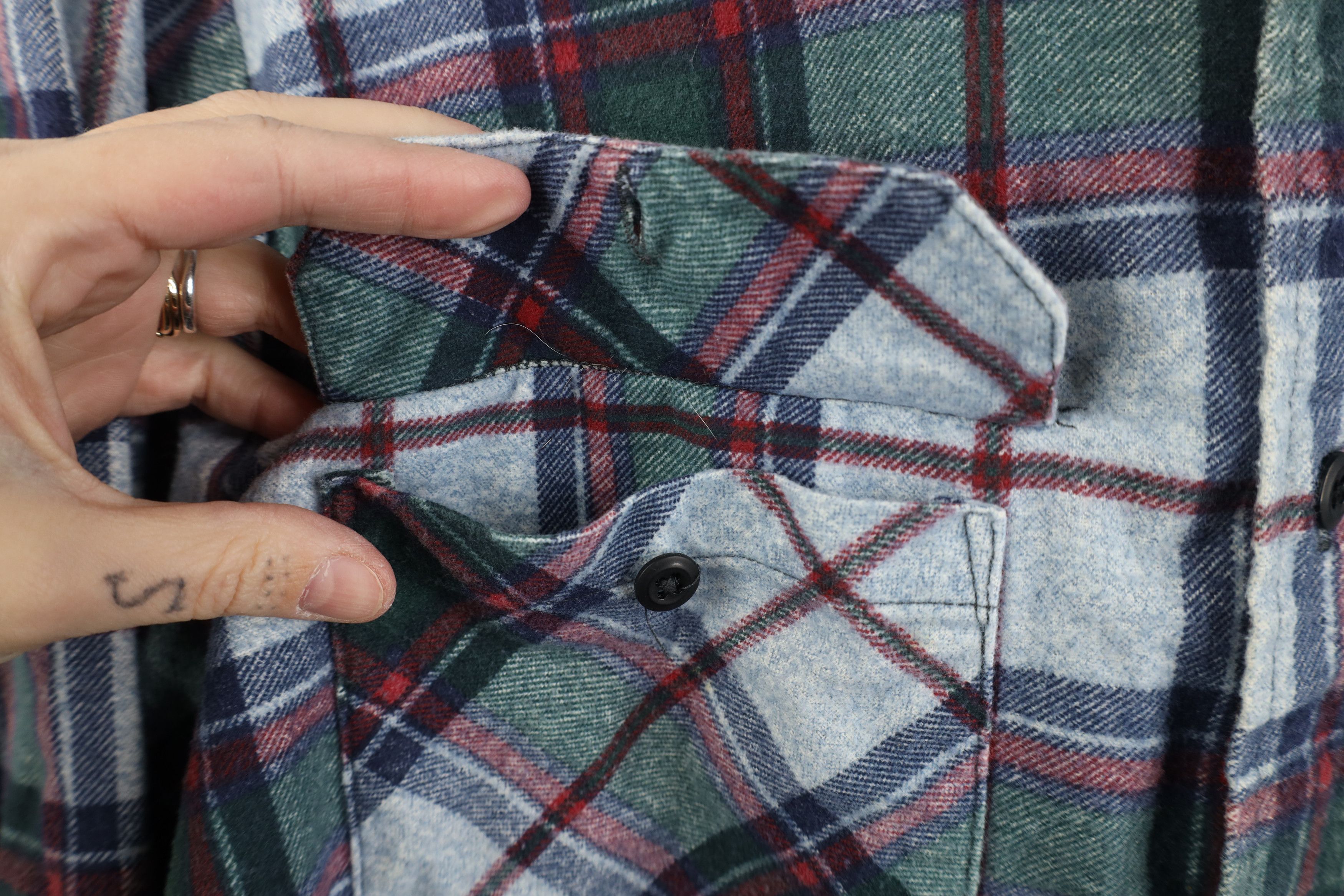 Vintage Vintage 90s Streetwear Collared Button Shirt Plaid USA Size US L / EU 52-54 / 3 - 6 Thumbnail