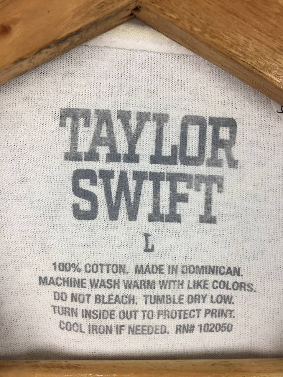 Band Tees Taylor Swift Feeling 22 Cat Graduation Long Sleeve Tee Size US L / EU 52-54 / 3 - 13 Thumbnail