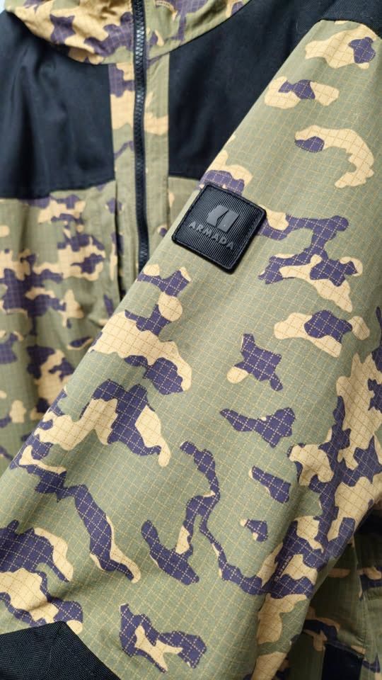 Armada Armada men's camo insulated ski/snowboard jacket Size US L / EU 52-54 / 3 - 4 Thumbnail