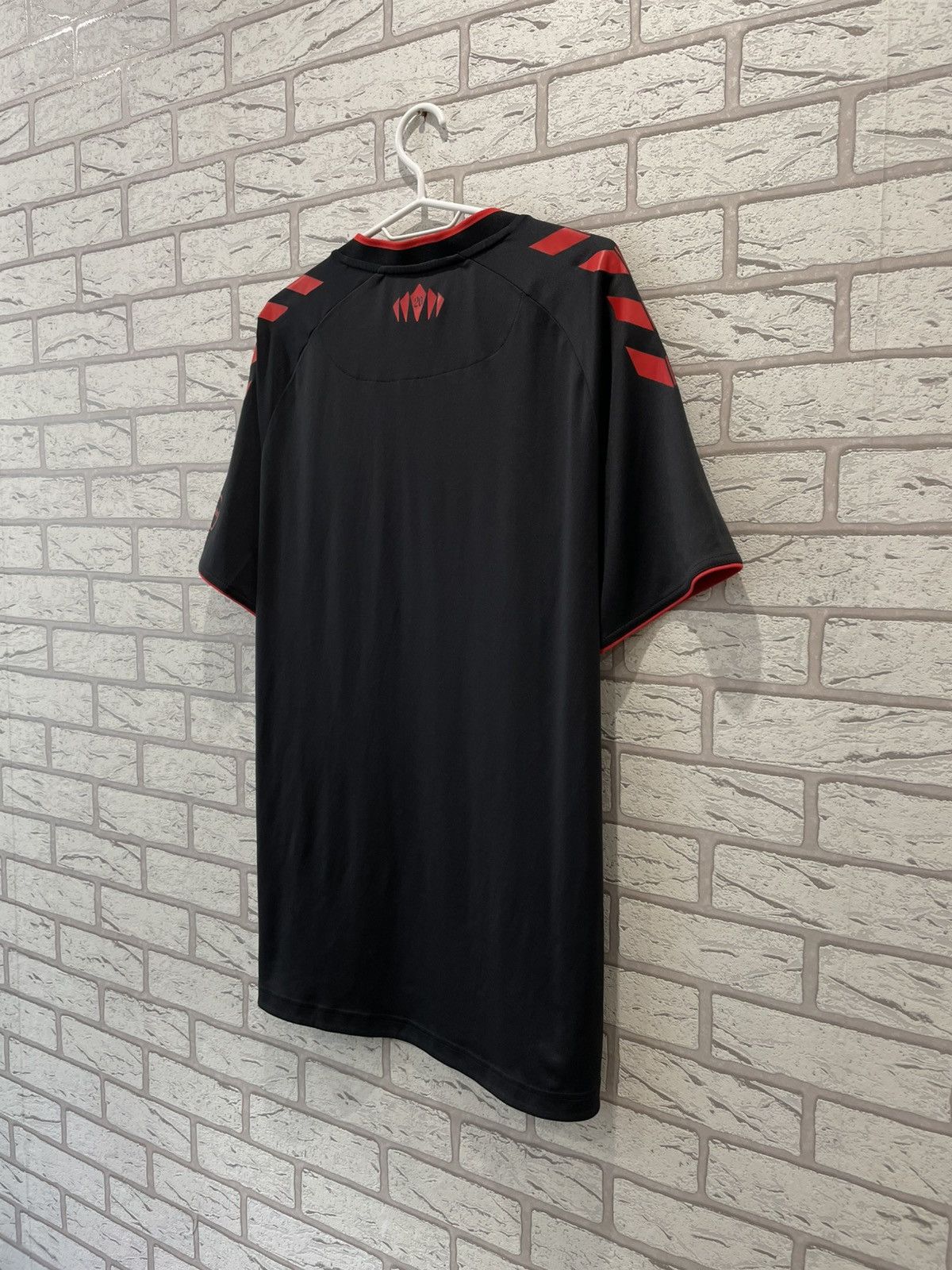 Hummel × Vintage Southampton 2021 2022 Soccer Football Jersey Shirt T Shirt Size US XL / EU 56 / 4 - 14 Thumbnail