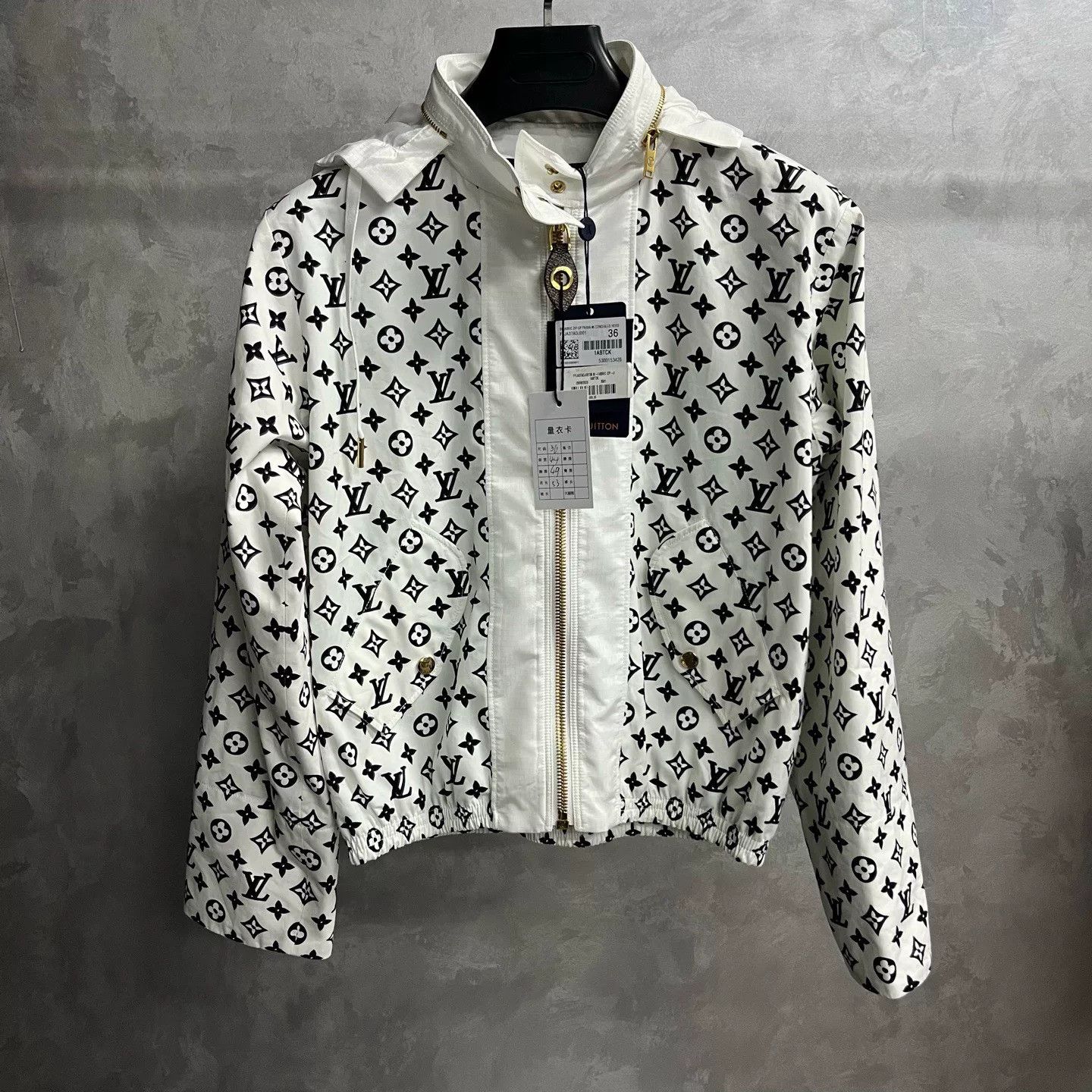 Louis Vuitton Louis Vuitton Retro White Jacket XS Women Size XS / US 0-2 / IT 36-38 - 1 Thumbnail