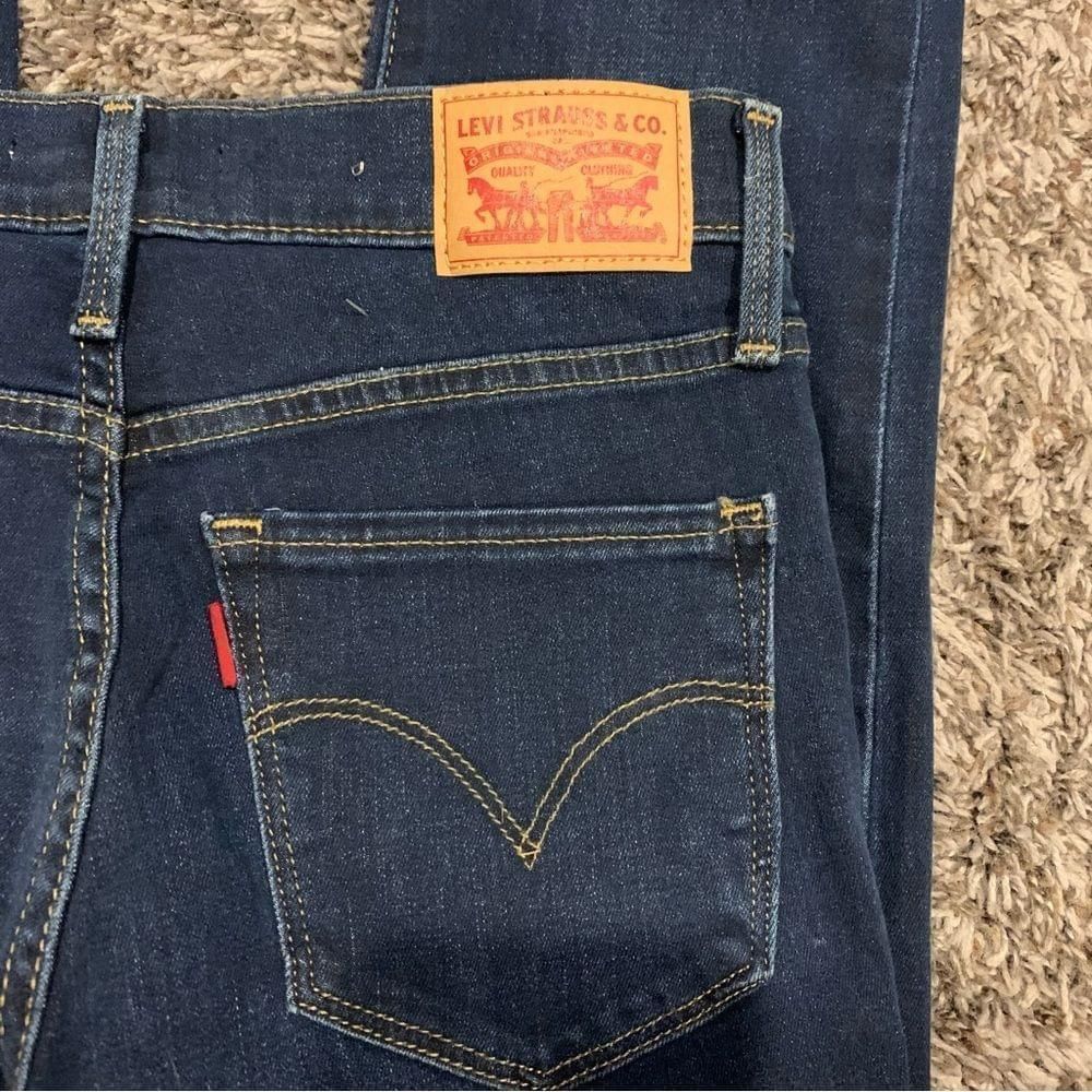 Levi's Women’s Levi’s Shaping Slim Jeans Size 26" / US 2 / IT 38 - 6 Thumbnail