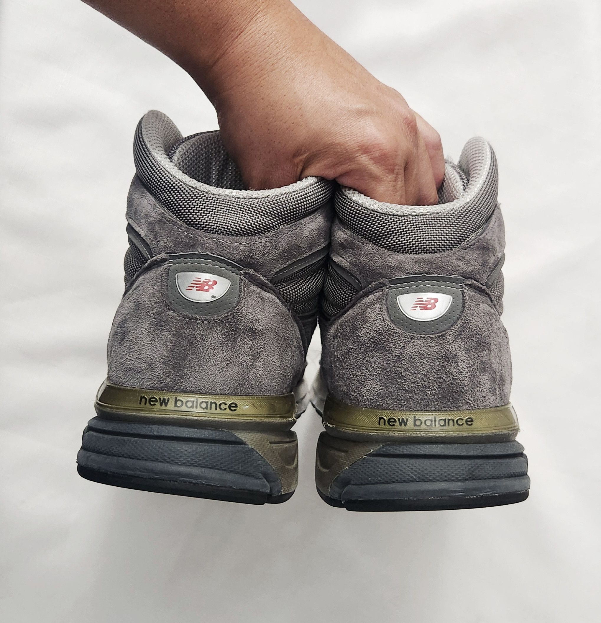 New Balance New Balance 990 v4 Mid Grey Suede Shoe Size 13 2E MO990GR4 Size US 13 / EU 46 - 10 Thumbnail