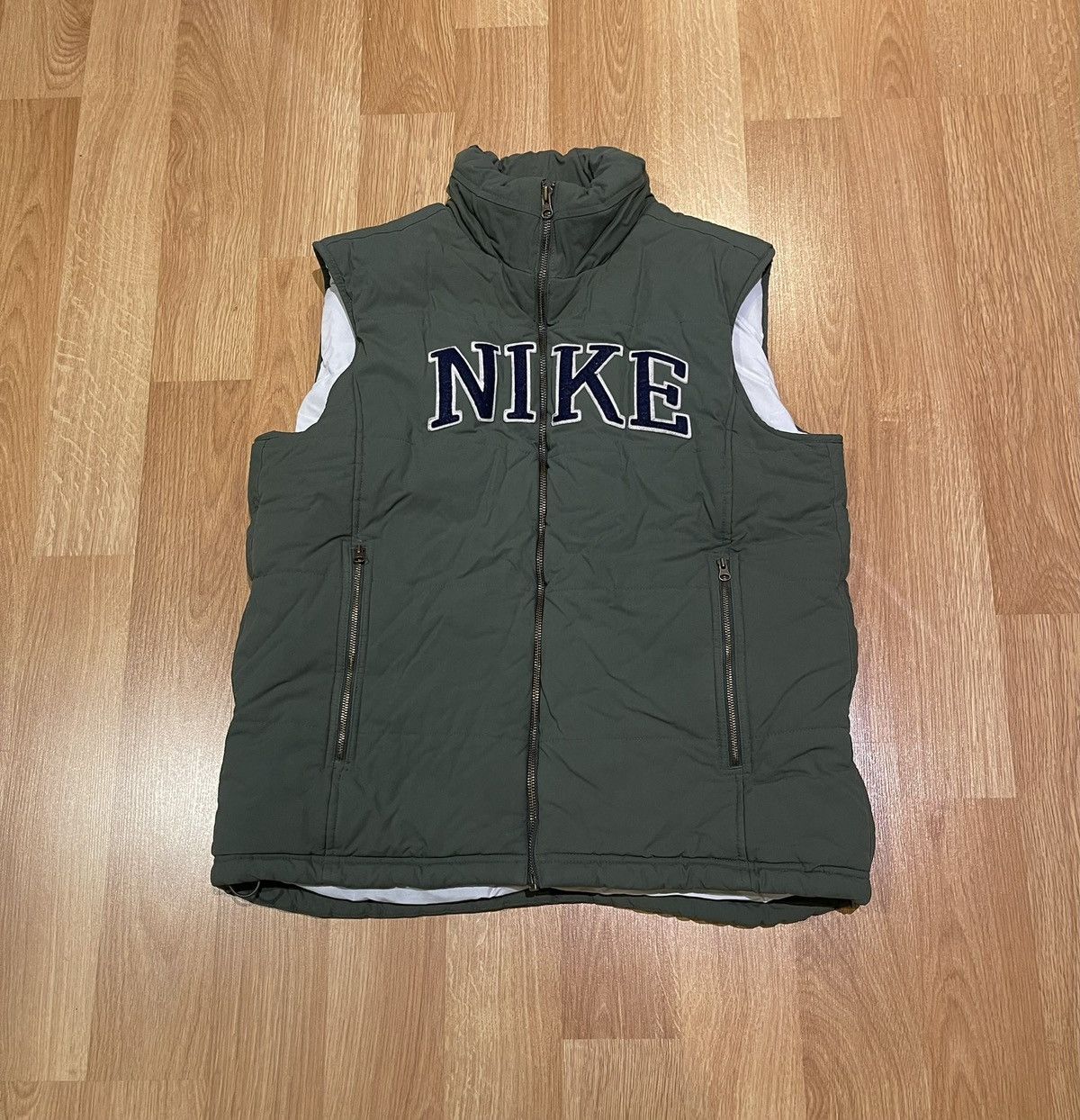 Nike Vintage Nike Puffer Vest Size US M / EU 48-50 / 2 - 1 Thumbnail