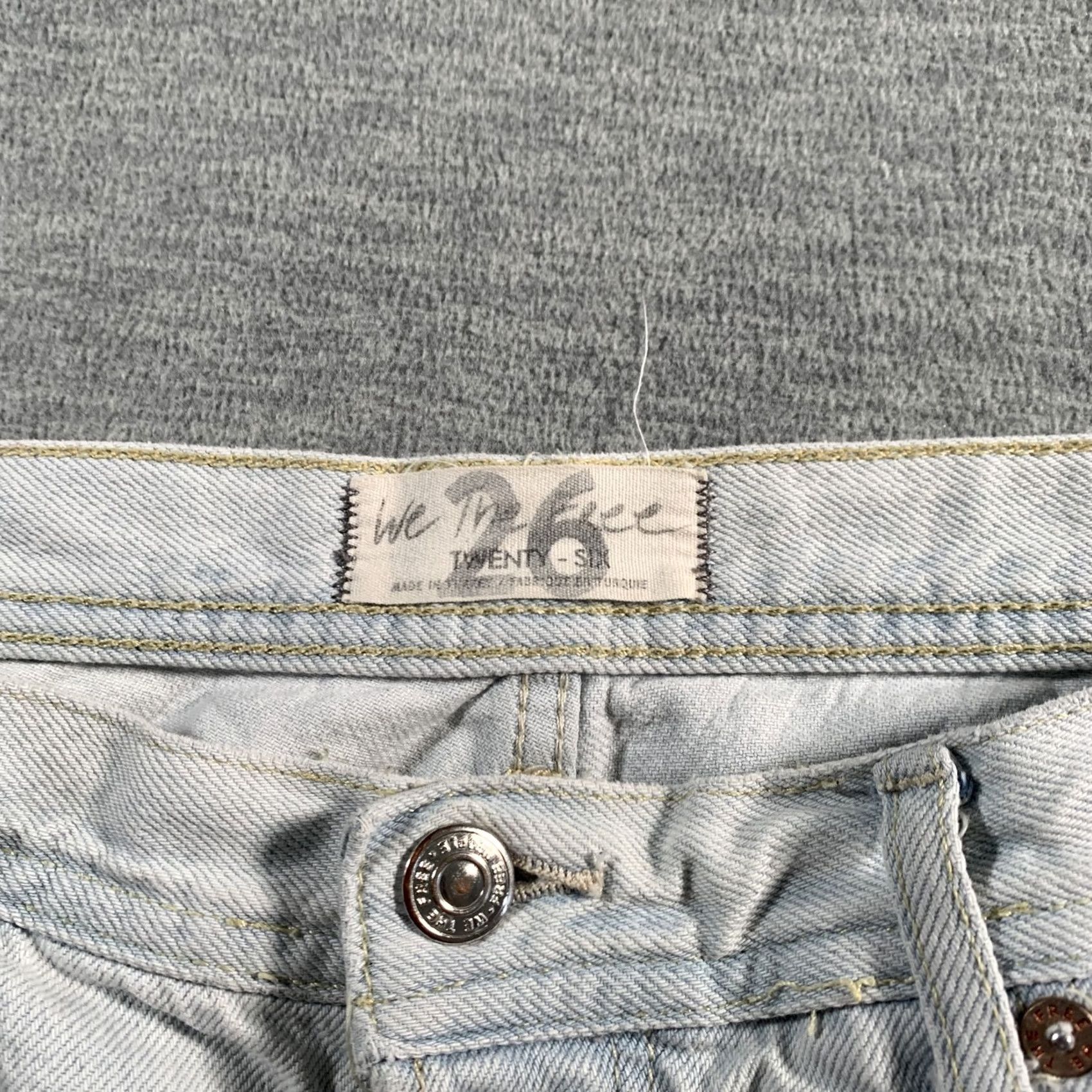Vintage We The Free Jeans Womens 26 Light Distressed Ripped Straight Leg Denim 100% Cotton Fridge? Size 26" / US 2 / IT 38 - 5 Thumbnail
