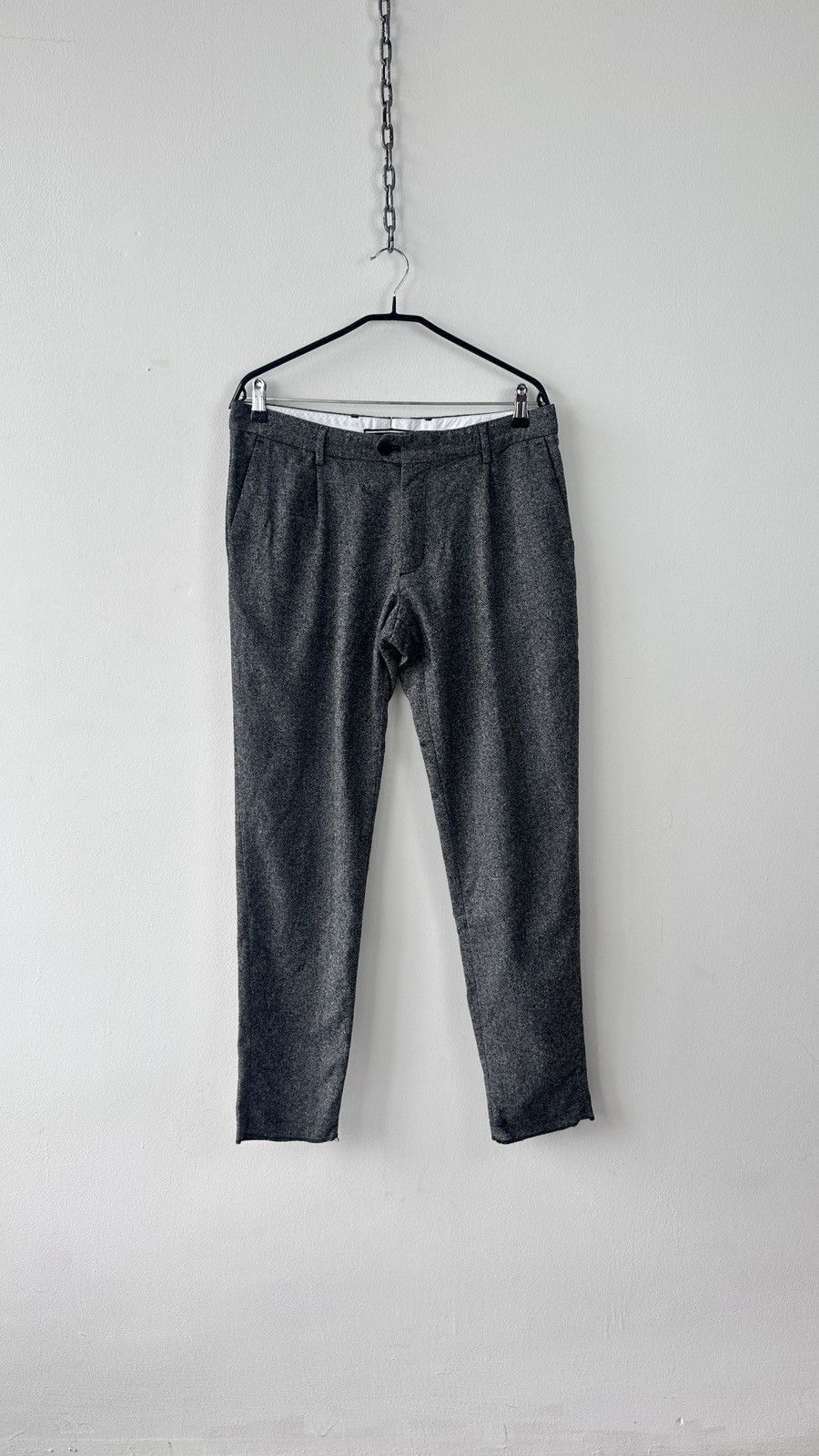 Tommy Hilfiger Tommy Hilfiger Italian Fabric Hampton Chino Pants 33/32 Size US 33 - 1 Thumbnail